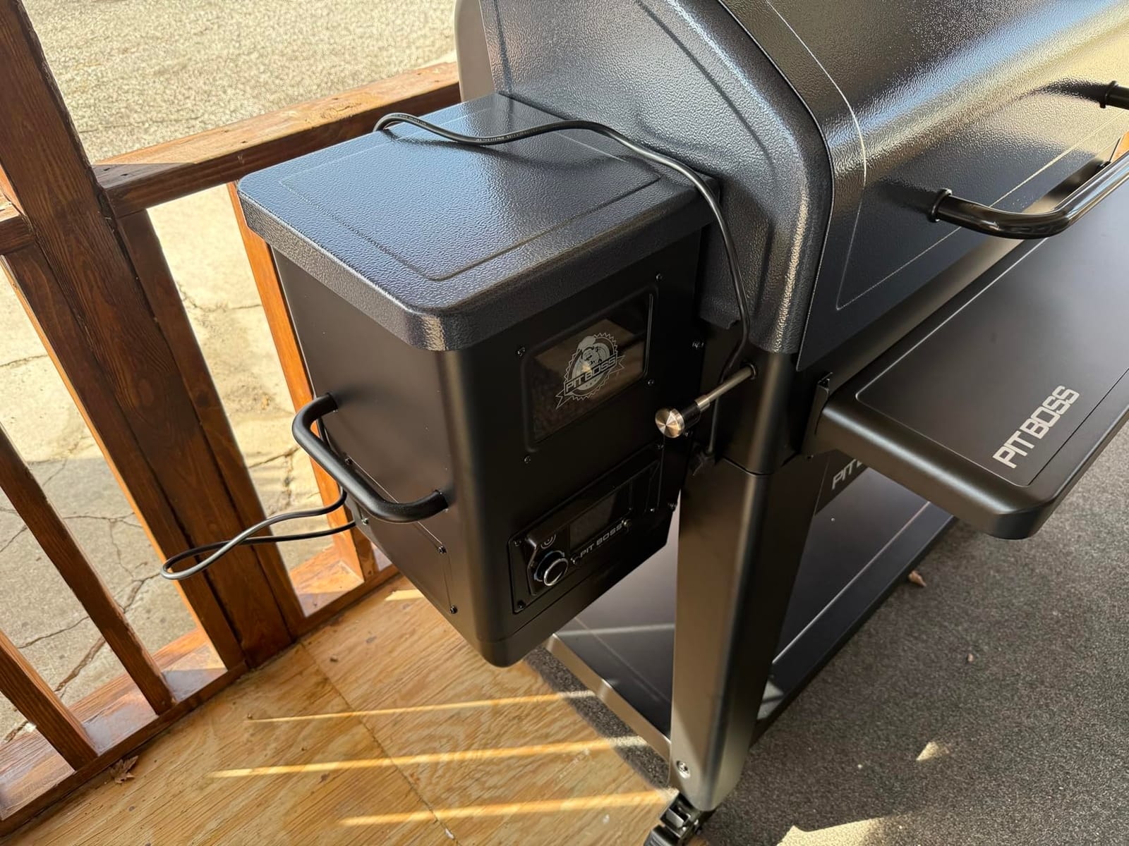 PIT BOSS 1600 Navigator Series WiFi & Bluetooth Wood Pellet Grill & Smoker, Flame Broiler and Touchscreen Controller, 1,593-Sq. in. Cook Space, 180°F to 500°F Temp Range, Meat Probe, 30 lb. Hopper customer photo 1