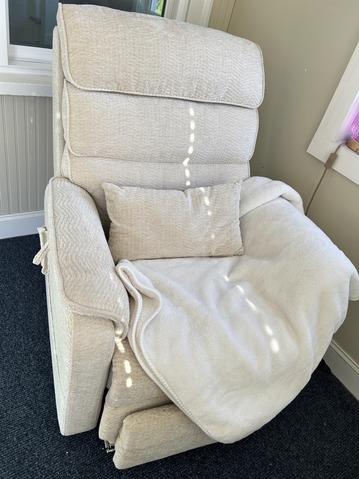 DYNOX Dual Motor Power Lift Recliner, 180° Lay Flat, 9188, Beige customer photo 2