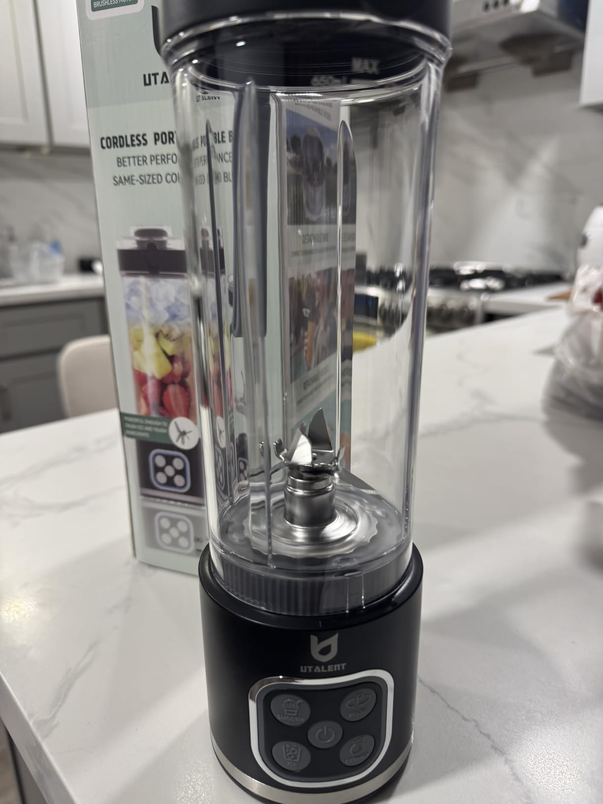 UTALENT Cordless Portable Blender, Ice Crush, 700W Motor, 25oz Cup, 4 Mode customer photo 1