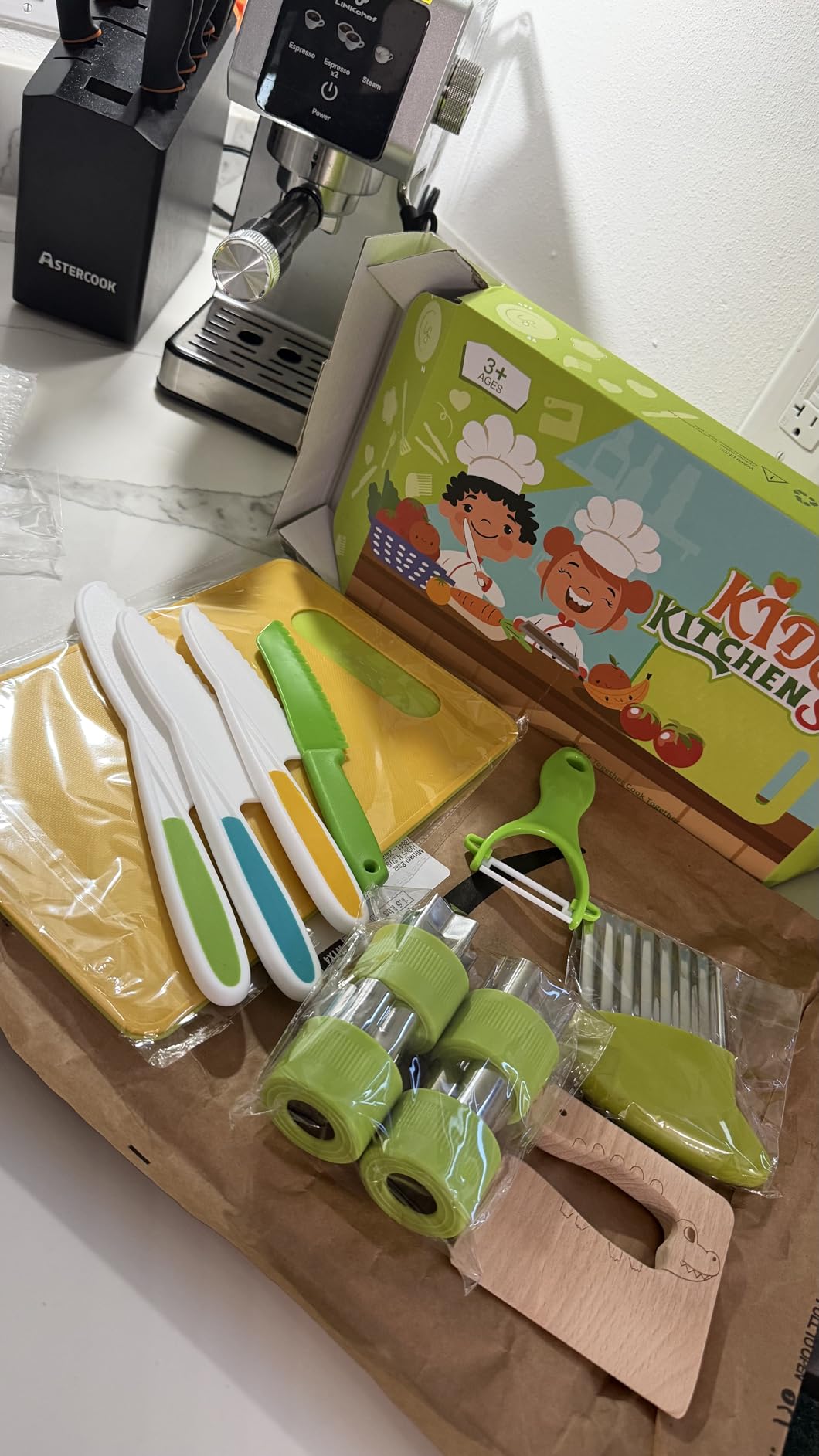 Montessori Kitchen Tools for Toddlers-21PCS Kids Cooking Sets Real-Montessori Cooking Set for Toddlers Kids Chef Set with Children Safe Knives Cutting Set customer photo 2