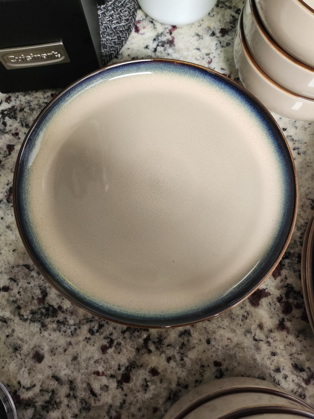 GBHOME Dinnerware Sets for 8, 32 Pieces Ceramic Plates and Bowls Set customer photo 2