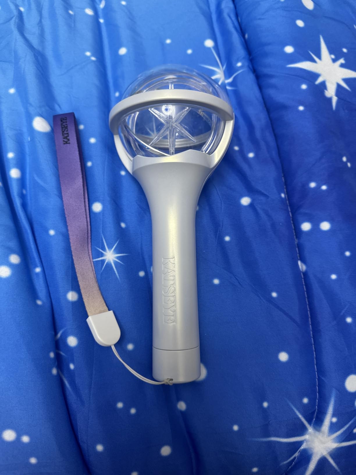 KATSEYE Official LightStick + 6 Official Photocards & 3 Extra Photocards Set customer photo 1