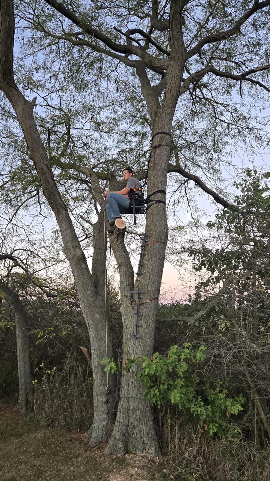Kalkal Complete Tree Saddle Hunting System, Hunting Saddle Kit with Aluminum Tree Saddle Platform, Tree Saddle Safety Harness, Tree Straps and Safety Rope customer photo 2