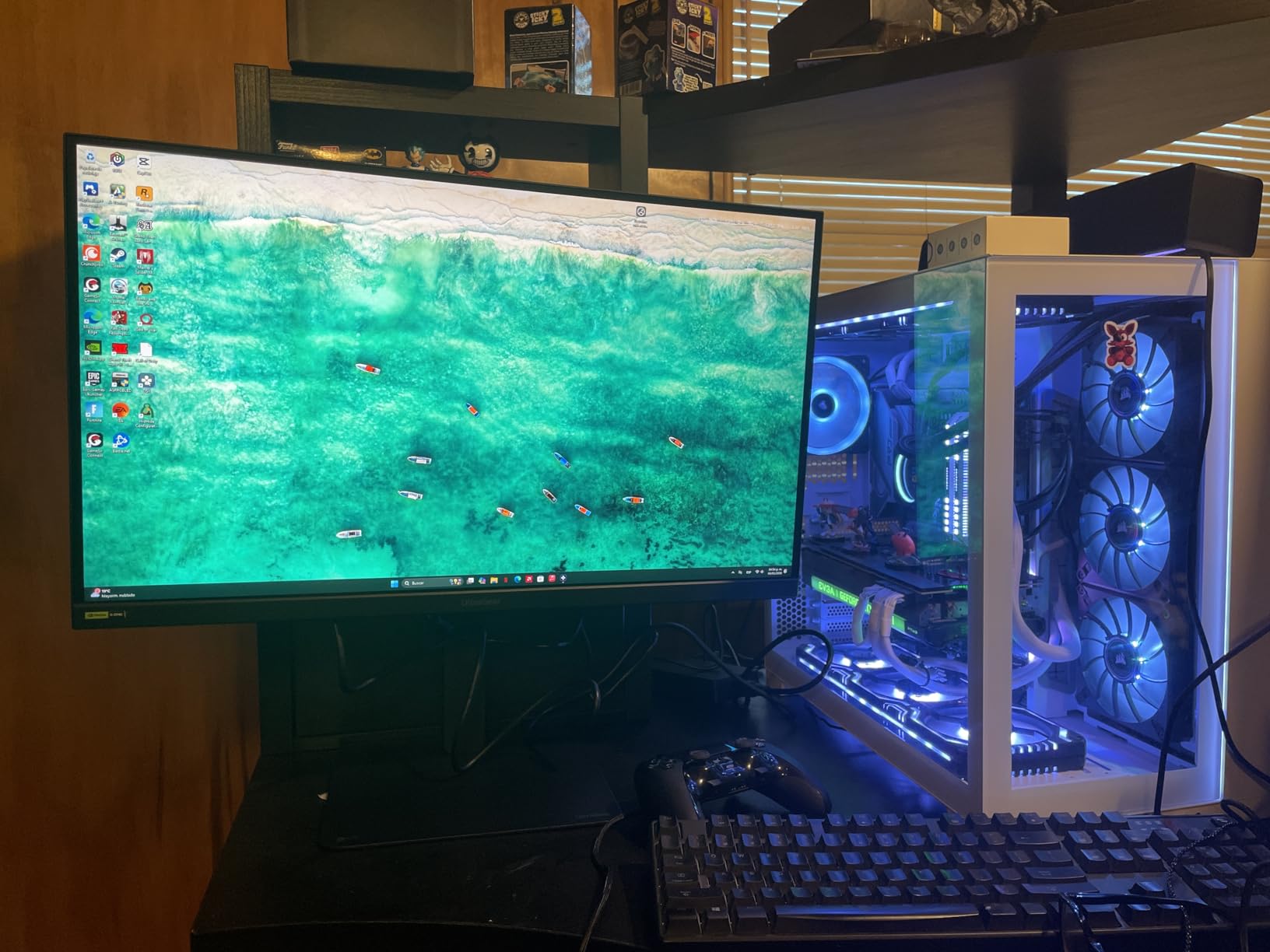 27G640A-B 27-inch Ultragear QHD (2560 x 1440) IPS Gaming Monitor, 300Hz, 1ms, NVIDIA G-Sync, AMD FreeSync Premium, VESA DisplayHDR 400, HDMI 2.1, USB Type-C, Tilt/Height/Swivel/Pivot Stand customer photo 1