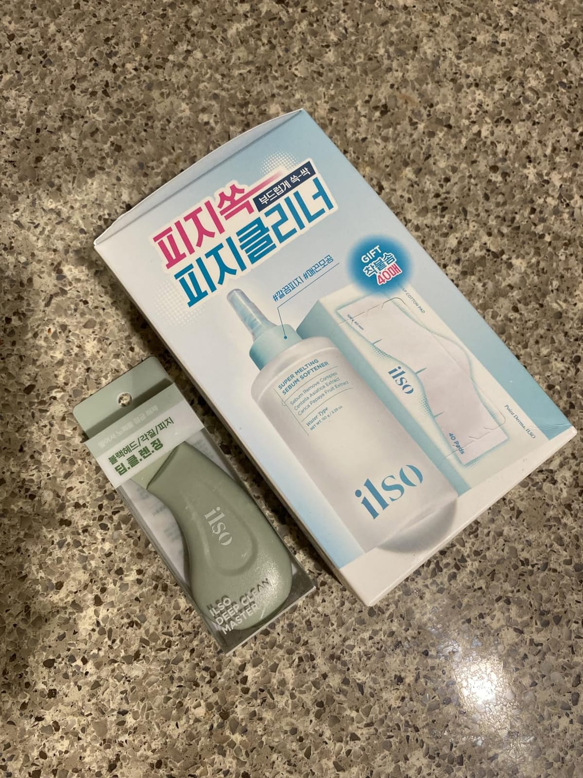 ILSO Blackhead Remover & Pore Care Bundle - Super Melting Sebum Softener (5.29 fl oz) with 40 Cotton Pads + Deep Clean Master Blackhead Remover Tool, Korean Skincare for Sebum & Pore Cleansing customer photo 1