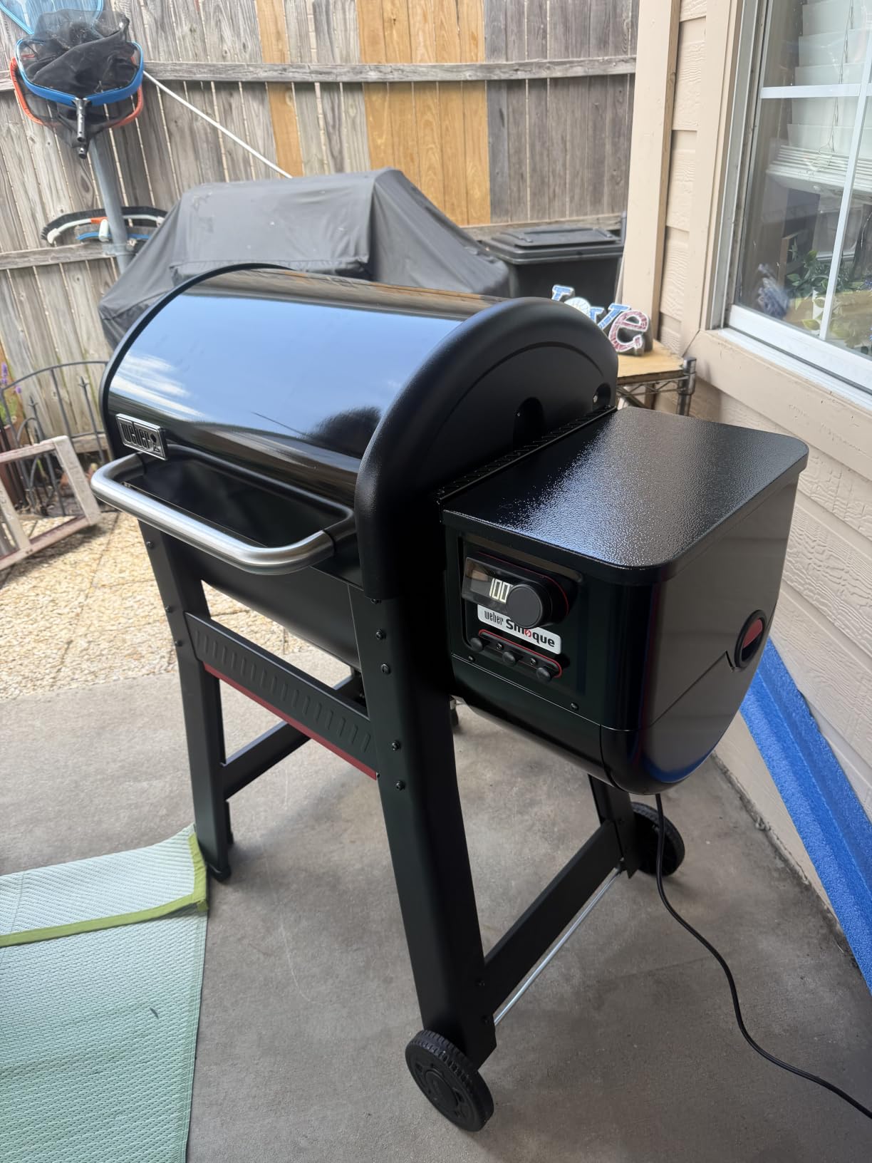 Weber Smoque 22-Inch Pellet Smoker, Pellet Grill, Black, Outdoor BBQ Pellet Smoker, Up to 500°F with SmokeBoost, SmoqueVent Airflow System & Rapid React PID Temperature Control customer photo 1
