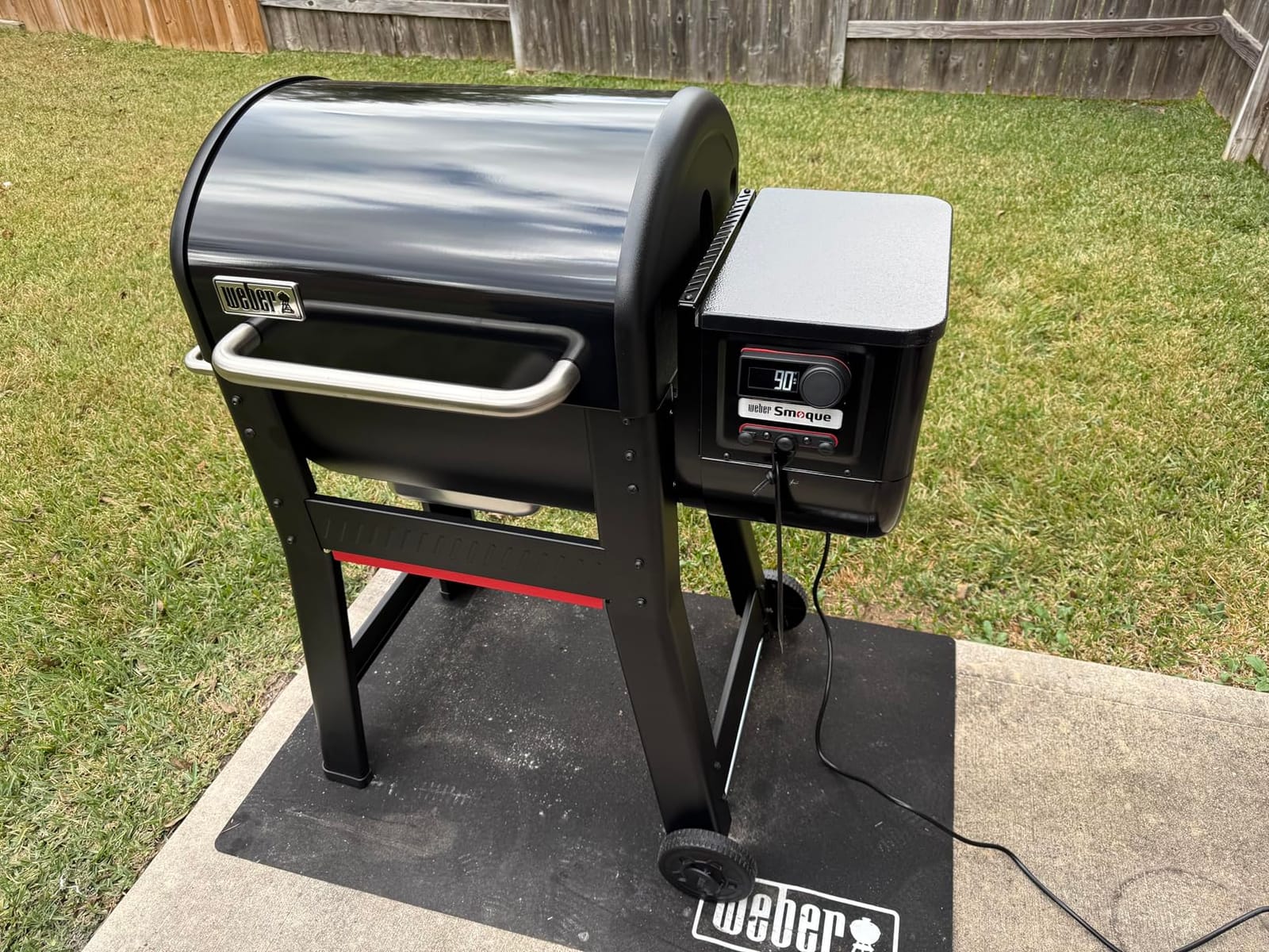 Weber Smoque 22-Inch Pellet Smoker, Pellet Grill, Black, Outdoor BBQ Pellet Smoker, Up to 500°F with SmokeBoost, SmoqueVent Airflow System & Rapid React PID Temperature Control customer photo 2