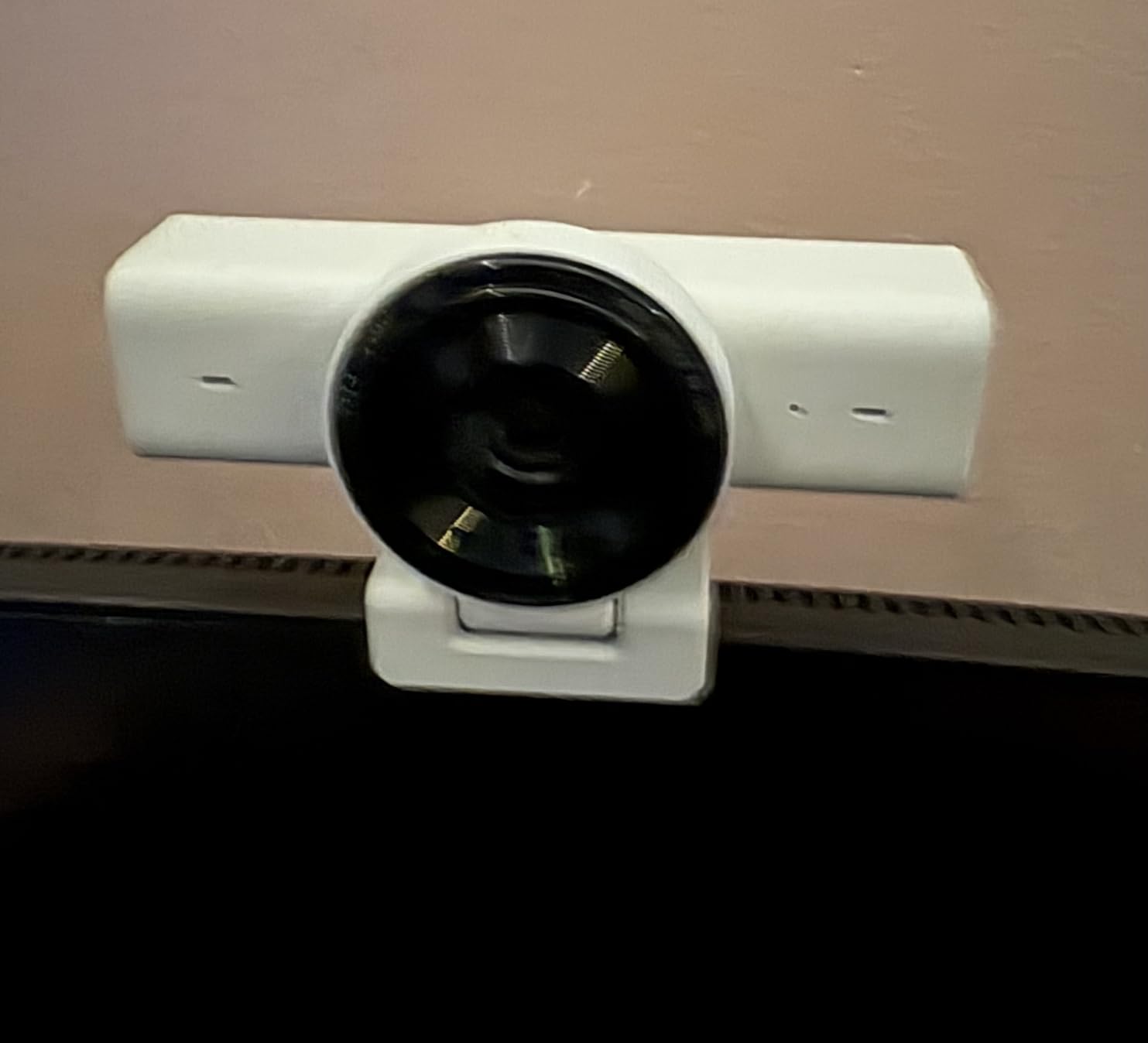 Razer Kiyo V2 X Webcam for Streaming and Meetings, 1440p 60 FPS, Black | AI Powered Auto-Framing, Built-in Microphone, Ultrawide Angle Lens, Privacy Cover, Works with OBS, Discord, Zoom, Teams customer photo 2