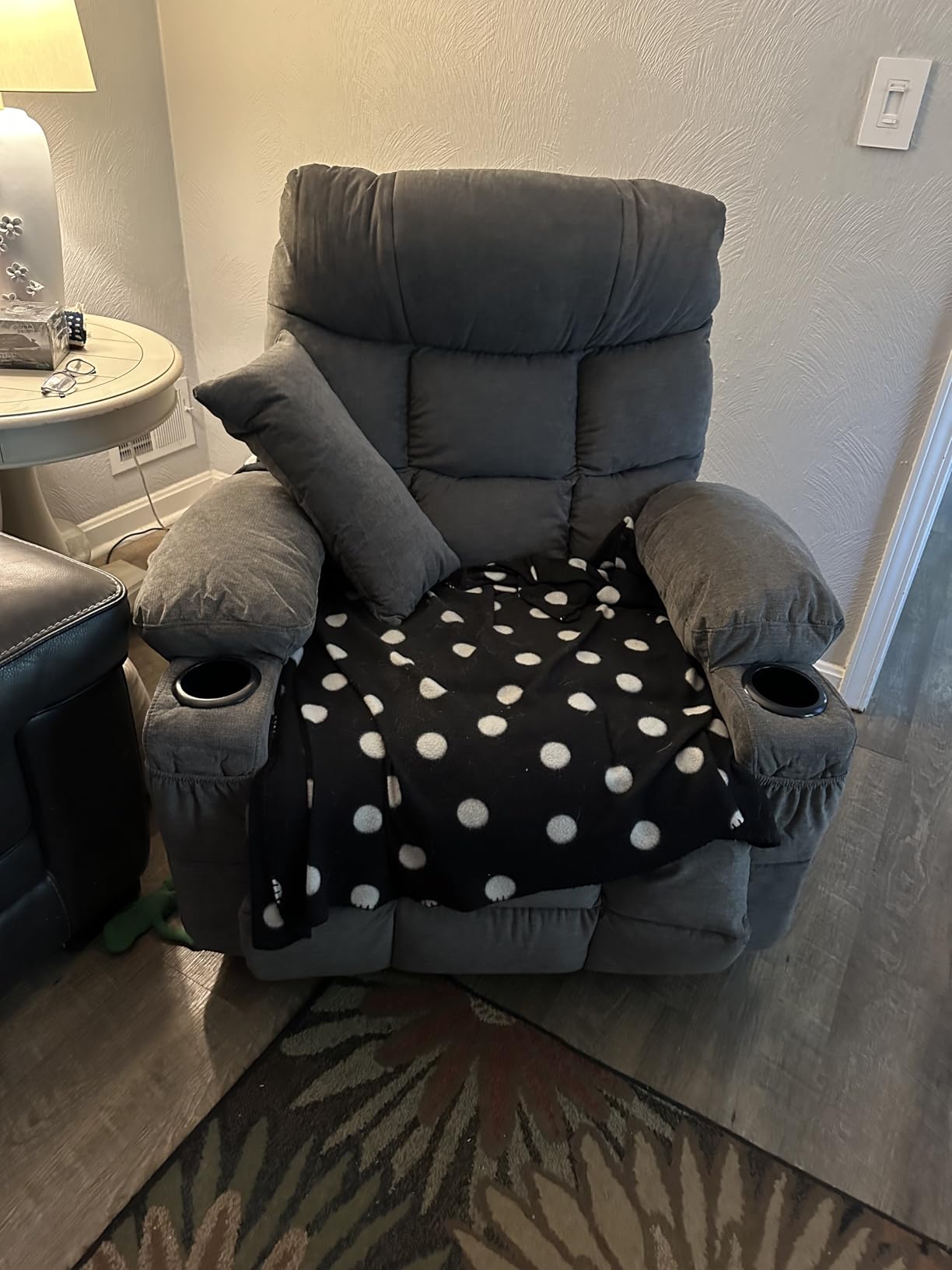MAHOMICO Power Lift Recliner Chair for Elderly with Vibration Massage and Lumbar Heating,Electric Lift Recliner Single Sofa with Side Pocket,Two Cup Holders and USB Charge Port for Living Room customer photo 1