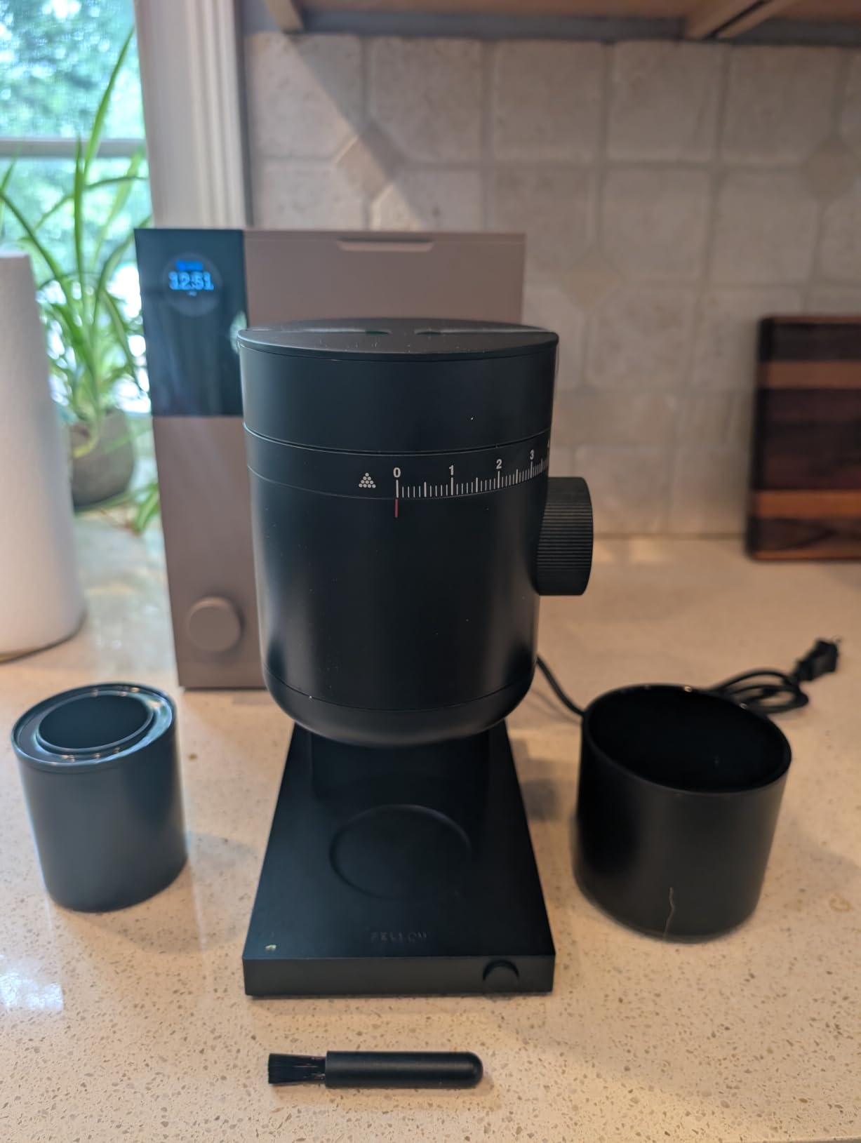 Fellow Opus 2 Conical Burr Grinder - Electric Coffee Grinder for Home Use, 48 mm Burrs, Stepless Grind Adjustment, Espresso to Cold Brew Range, Anti-Static, Auto Stop, Black customer photo 2