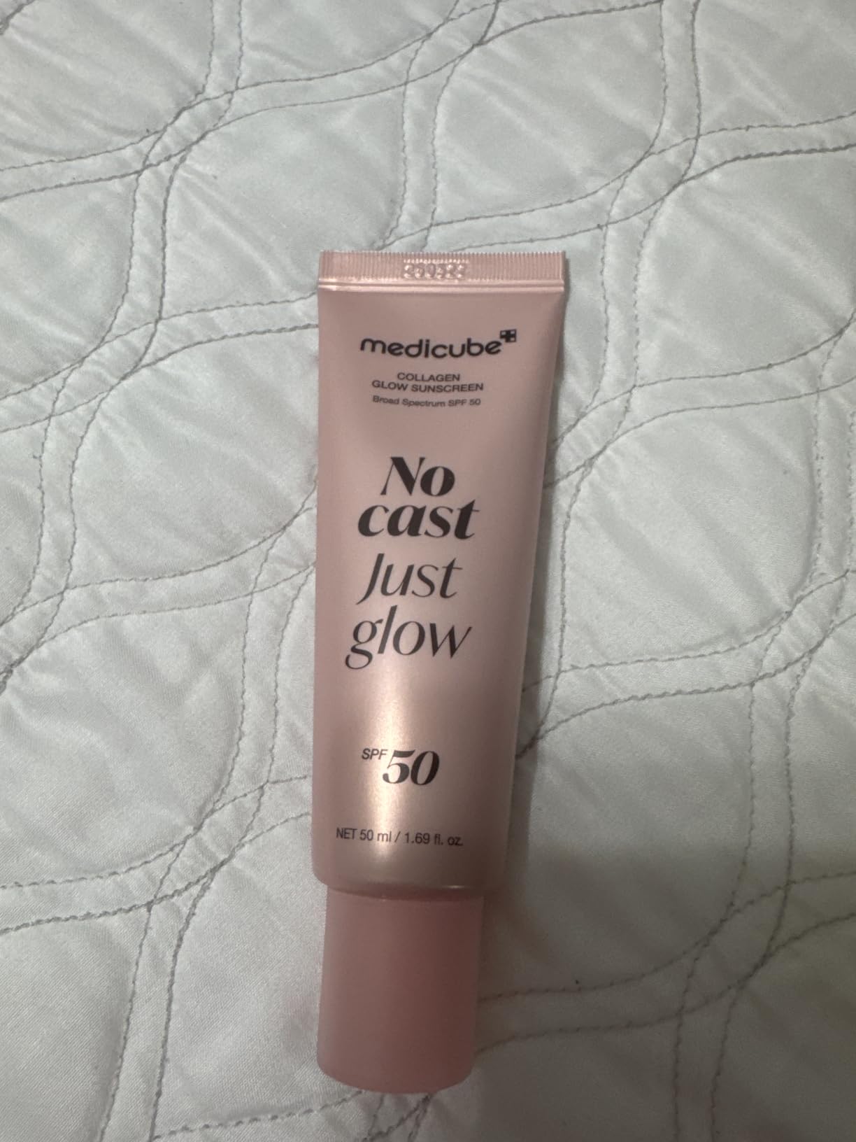 medicube Sunscreen No Cast Just Glow Collagen, SPF 50 | SPF 50 Hydrating Face Sunscreen - Lightweight & Non-Sticky Formula, Peptide & Cica for Soothing & Glow, Korean Skincare customer photo 1