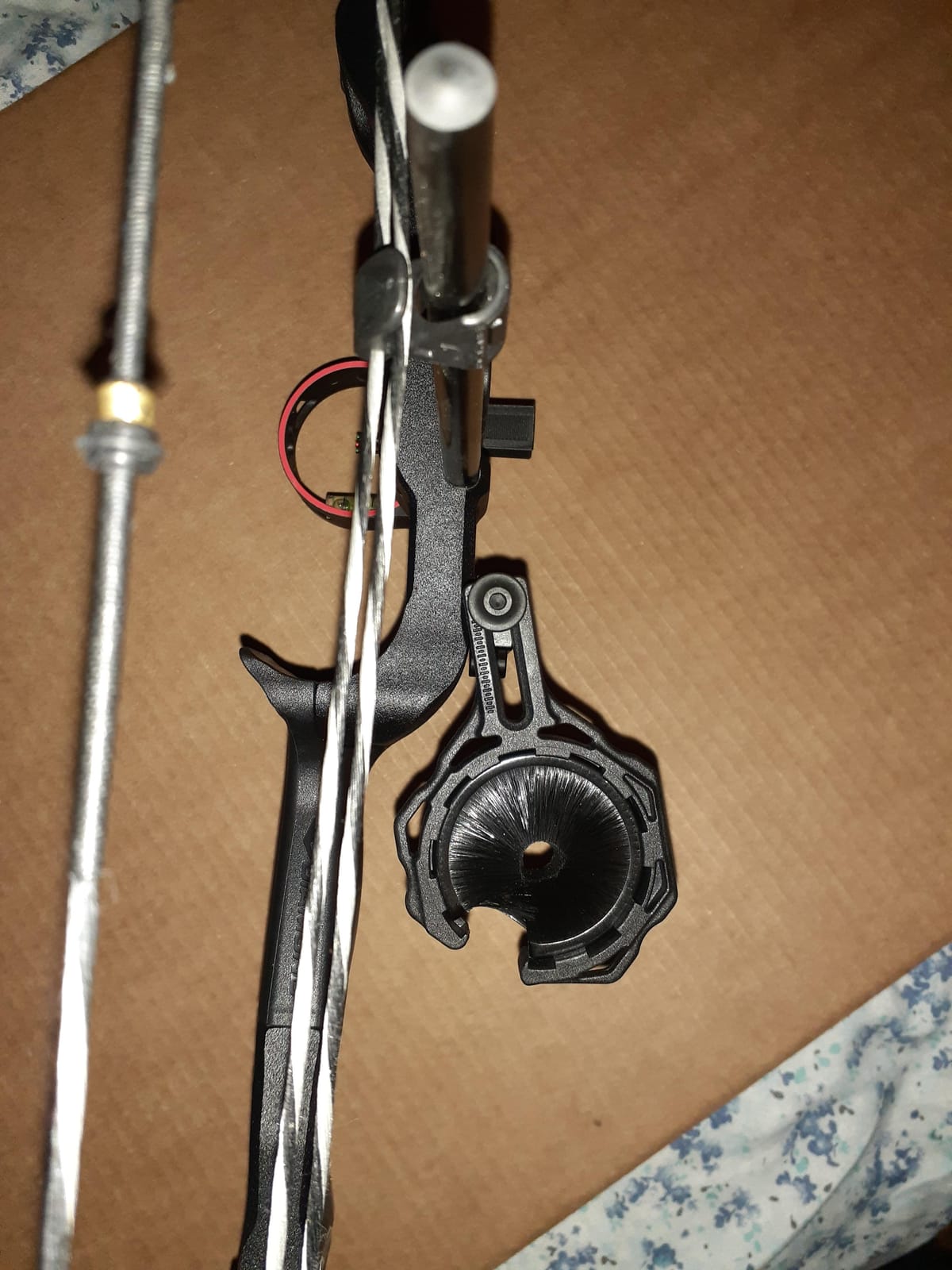 DIAMOND ARCHERY Prism Fully Equipped Adjustable Durable Compound Bow, Right/Left Hand, 5-55 lbs Draw Weight, 295 FPS customer photo 2