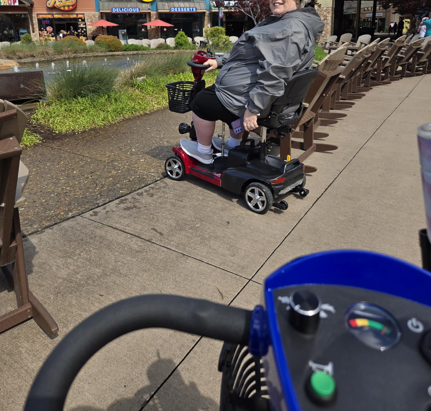 Ecomobi 32 Miles Heavy-Duty 1000W Mobility Scooter for Seniors & Adults customer photo 1