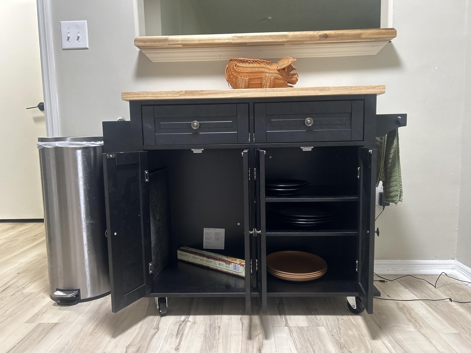 HOMCOM Kitchen Island Cart with Solid Wood Top 44