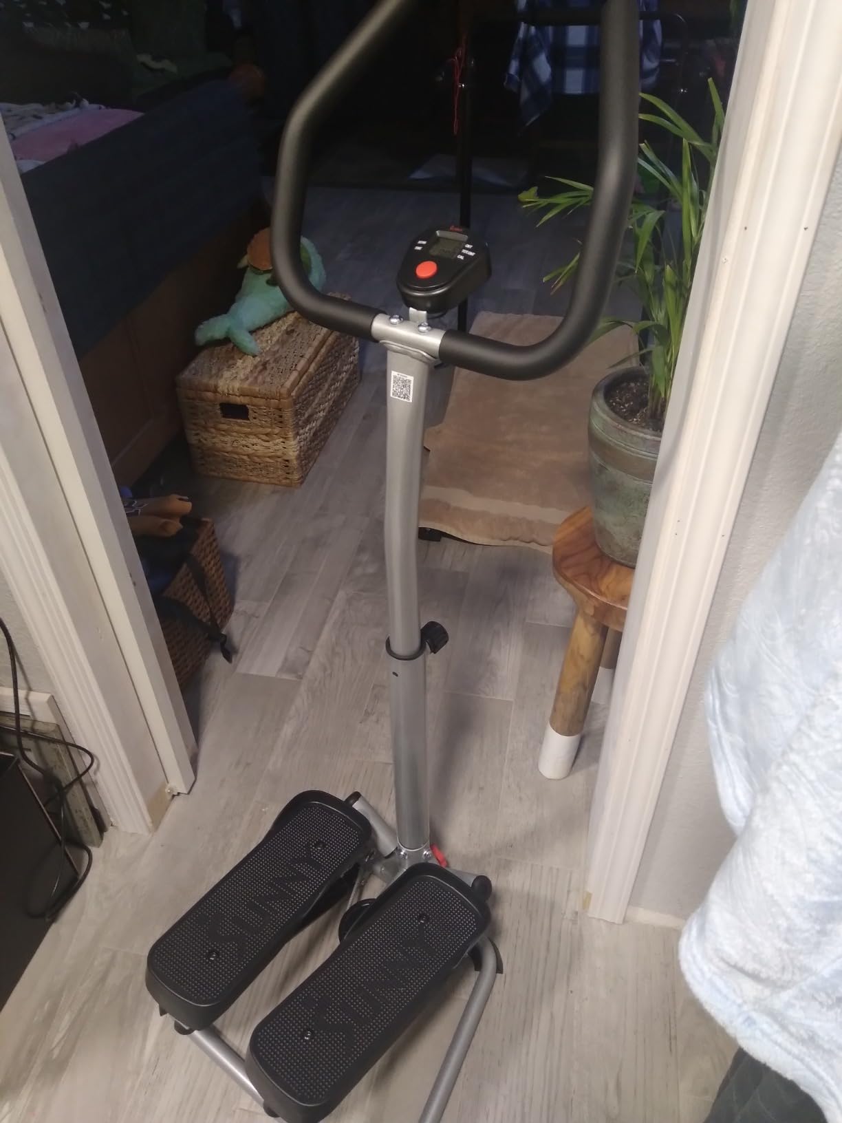 Sunny Health & Fitness Climbing Stair Stepper for Home Gym customer photo 2