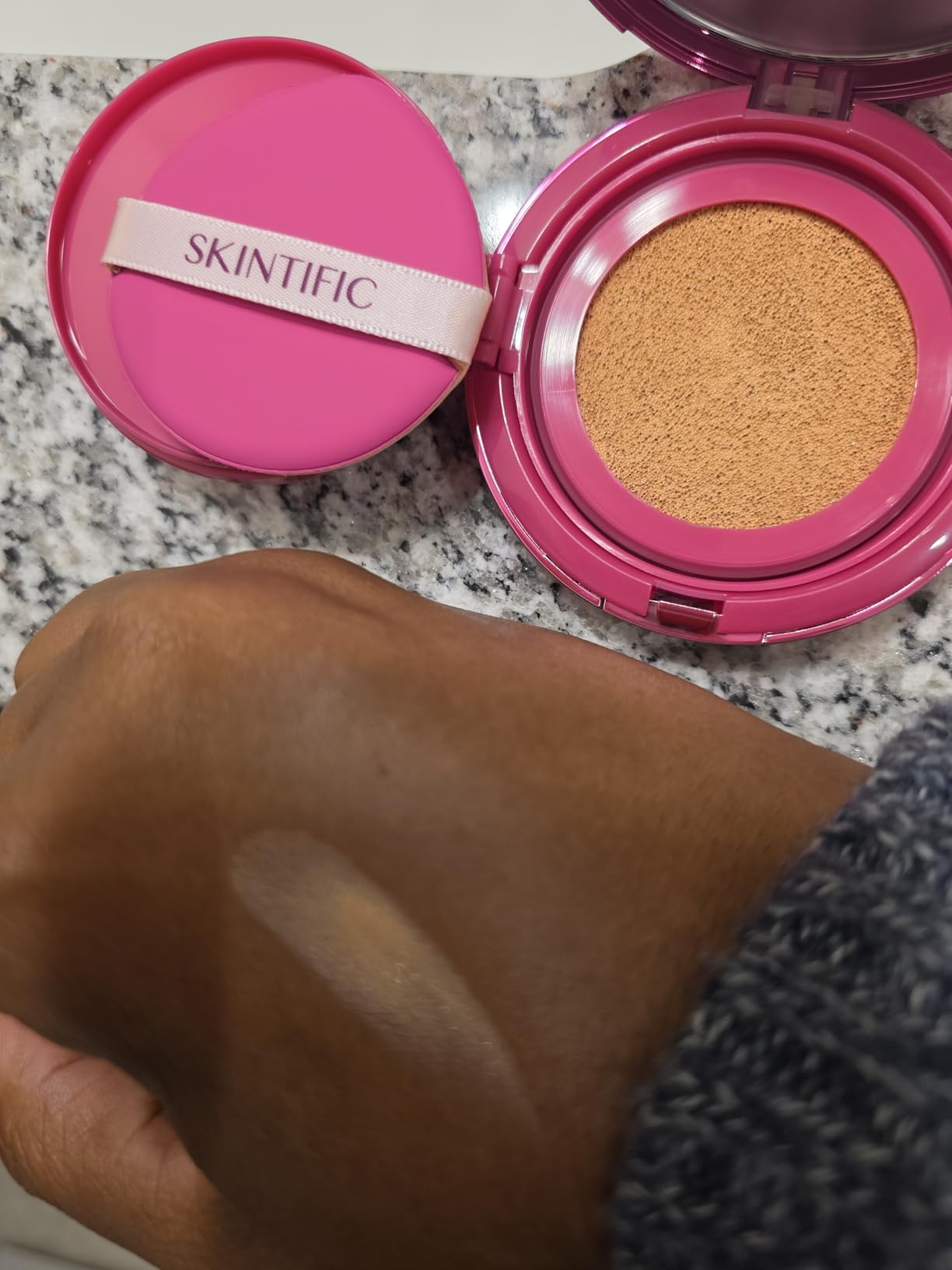 SKINTIFIC Pink Cushion Foundation Natural Glow 02 Ivory customer photo 1