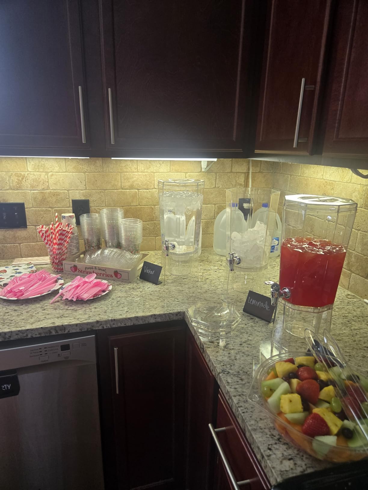 Lifewit 1.6 Gallon Drink Dispenser for Party with Leak-Proof Spigot, 2 Pcs customer photo 2