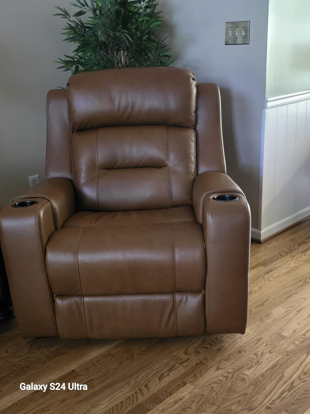 Watson & Whitely Oversized Genuine Leather Power Recliner Chair, Navy Blue | Extra-Wide Lay Flat Recliner for Big and Tall, Power Headrest, Cup Holders, Electric Reclining Sofa for Living Room customer photo 2