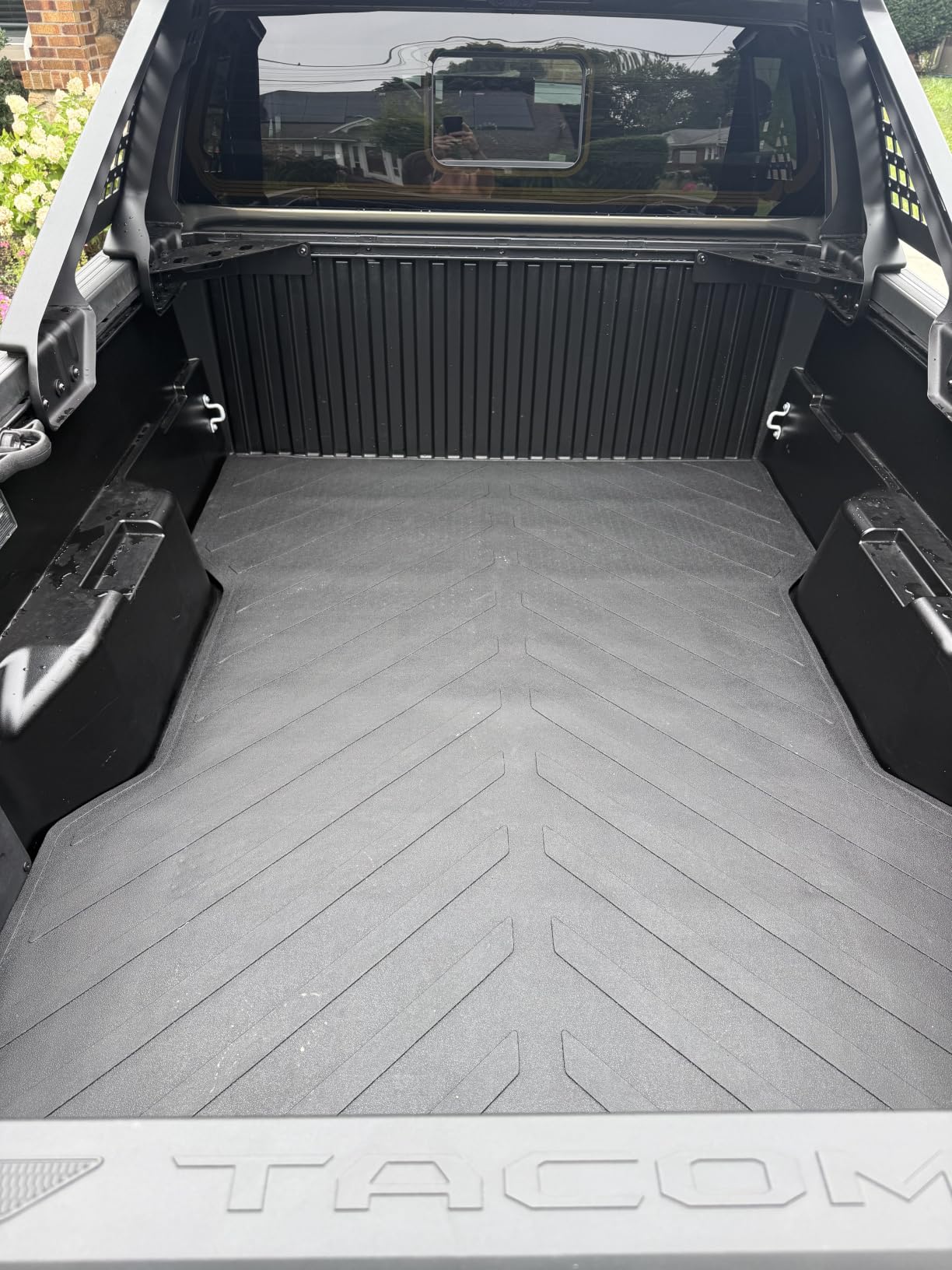GEEDAR Heavy Duty Rubber Bed Mat for 2019-2026 Chevy Silverado/GMC Sierra 1500 Accessories 5'8'' Vehicle Bed, Bed Liner for Chevy Silverado GMC Sierra 1500, Black customer photo 1