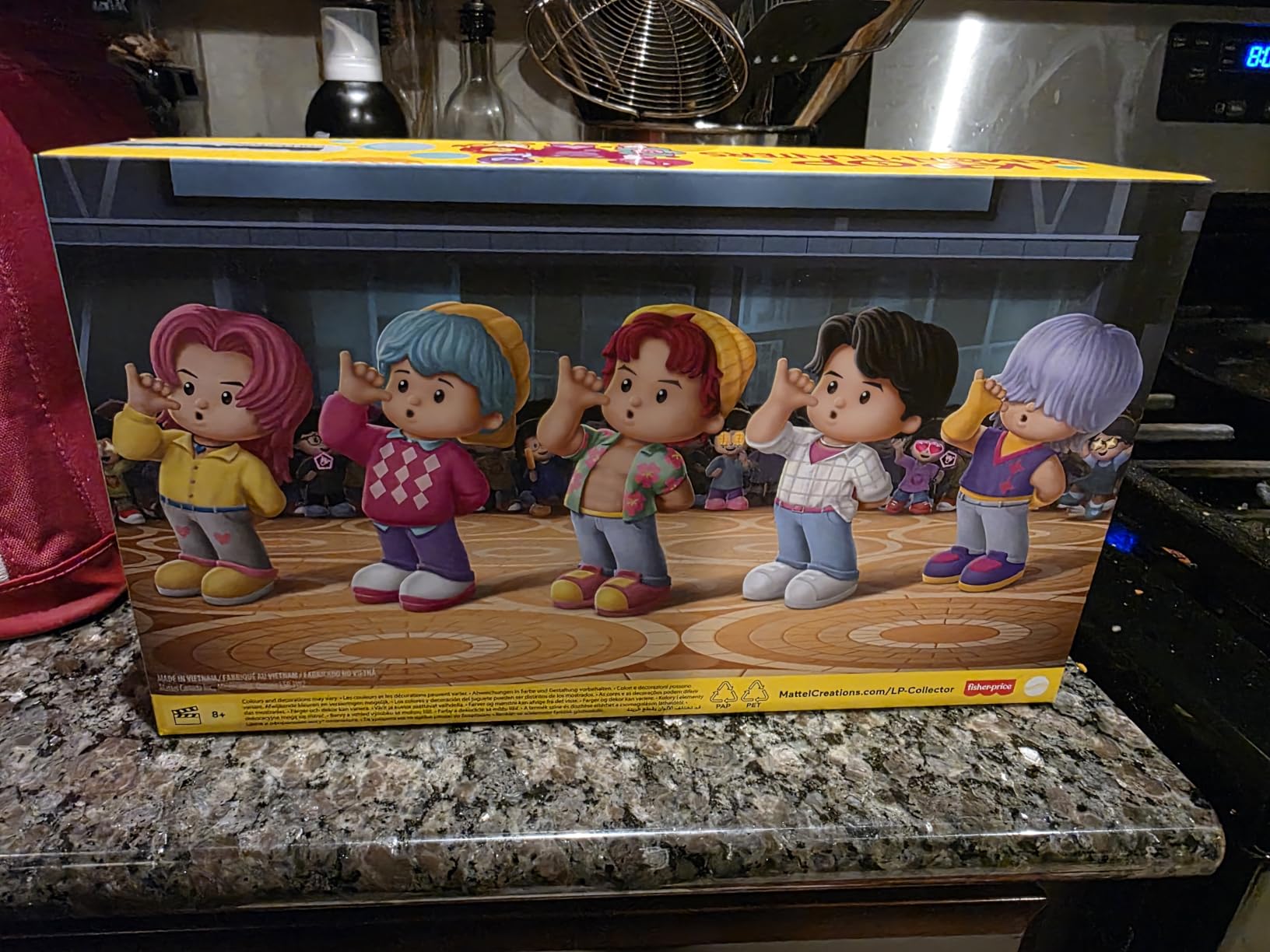 Little People Collector Kpop Demon Hunters: Saja Boys Special Edition Set for Movie Fans, 5 Figures in a Display Package customer photo 1