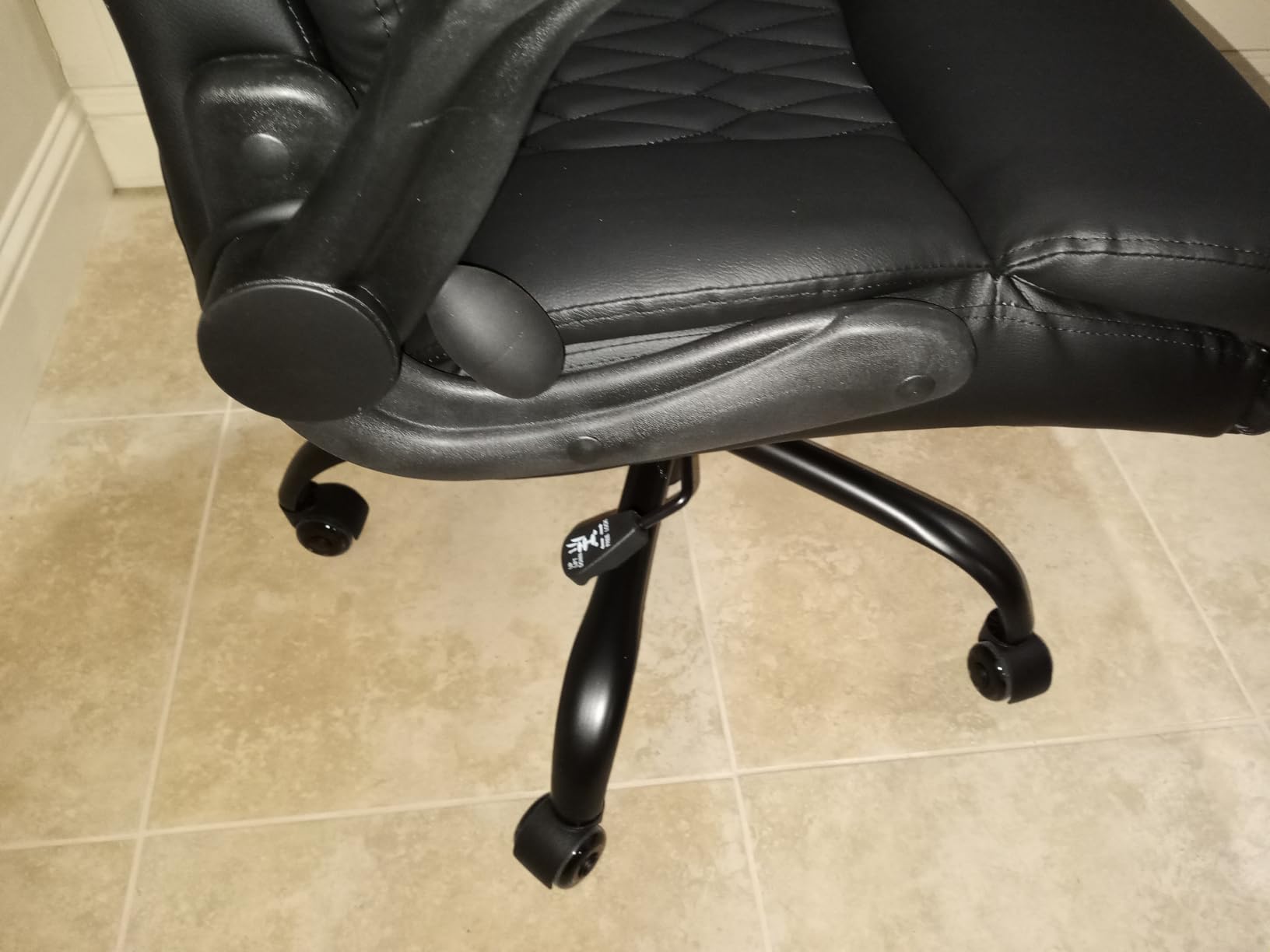 500lbs Big and Tall Office Chair Adjustable Lumbar Support for Back Pain, Extra Wide Seat Executive Office Chair Thick Armrest Pad, Heavy Duty Base&Upgraded Wheels, Ergonomic Desk Chair customer photo 1