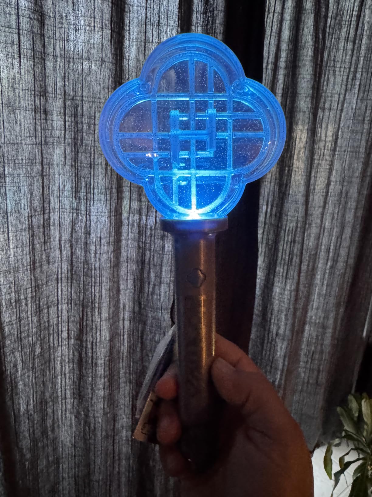 Kpop Demon Hunters HUNTR/X Light Stick, 8+ Light-Up Modes, Electronic Interactive Toys for Kids Ages 6 and Up customer photo 2