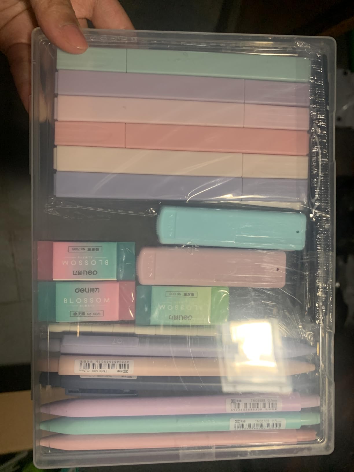 XKDOUS 54 Pcs Pencil Case with Supplies, Cute Aesthetic Stationery Set | Large Pen Case, 9 Mechanical Pencils 0.5/0.7/2.0mm, 12 Pastel Highlighters & 5 Gel Pens, Cute Aesthetic School Supplies customer photo 1