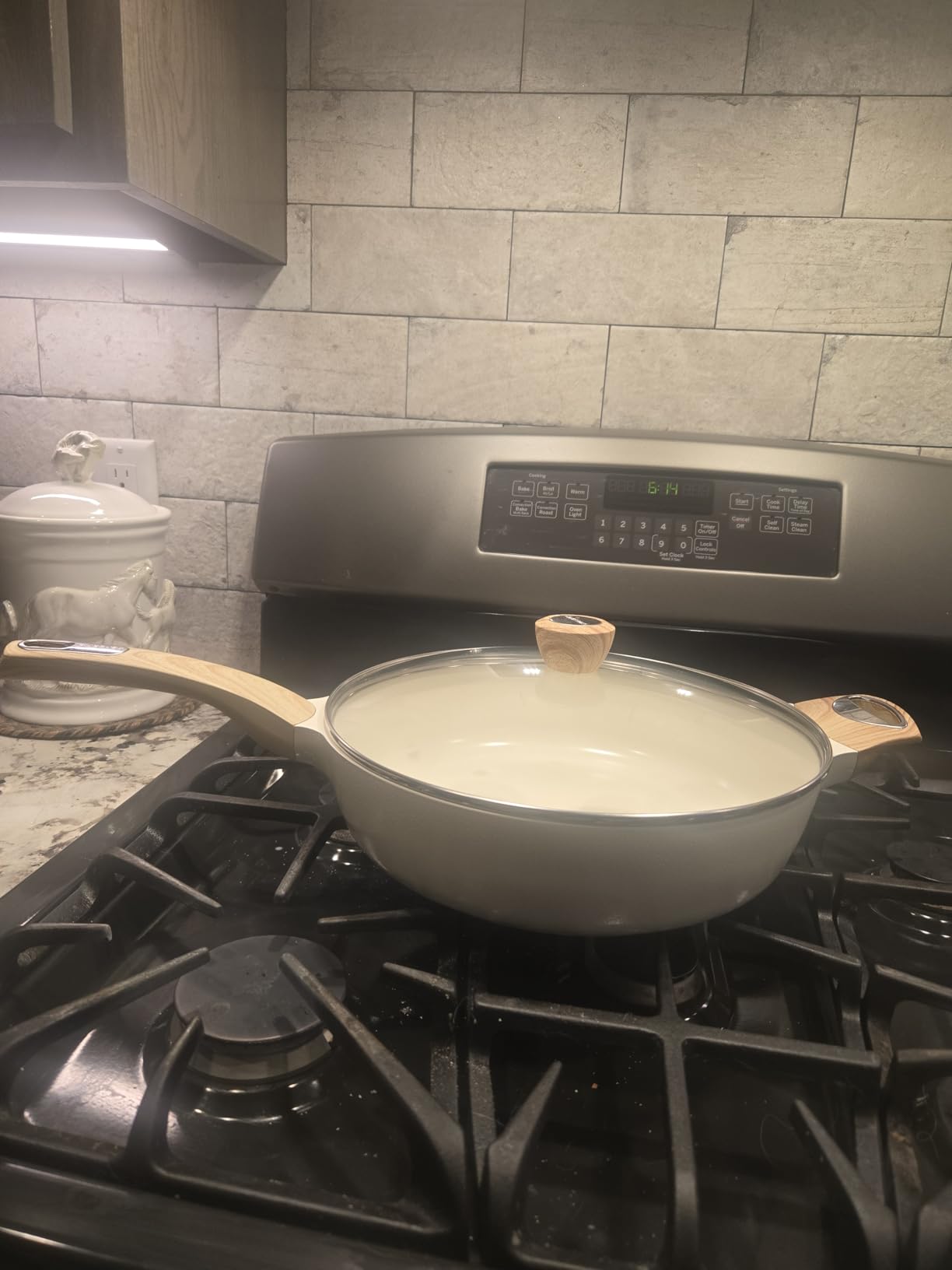 SENSARTE Ceramic Nonstick Frying Pan Skillet with Lid, 13.3 Inch Large Deep Frying Pan, 6 QT Saute Pan, Induction Pan, Healthy Non Toxic Cooking Pan with Helper Handle, PFOA PFAS PTFE Free customer photo 1