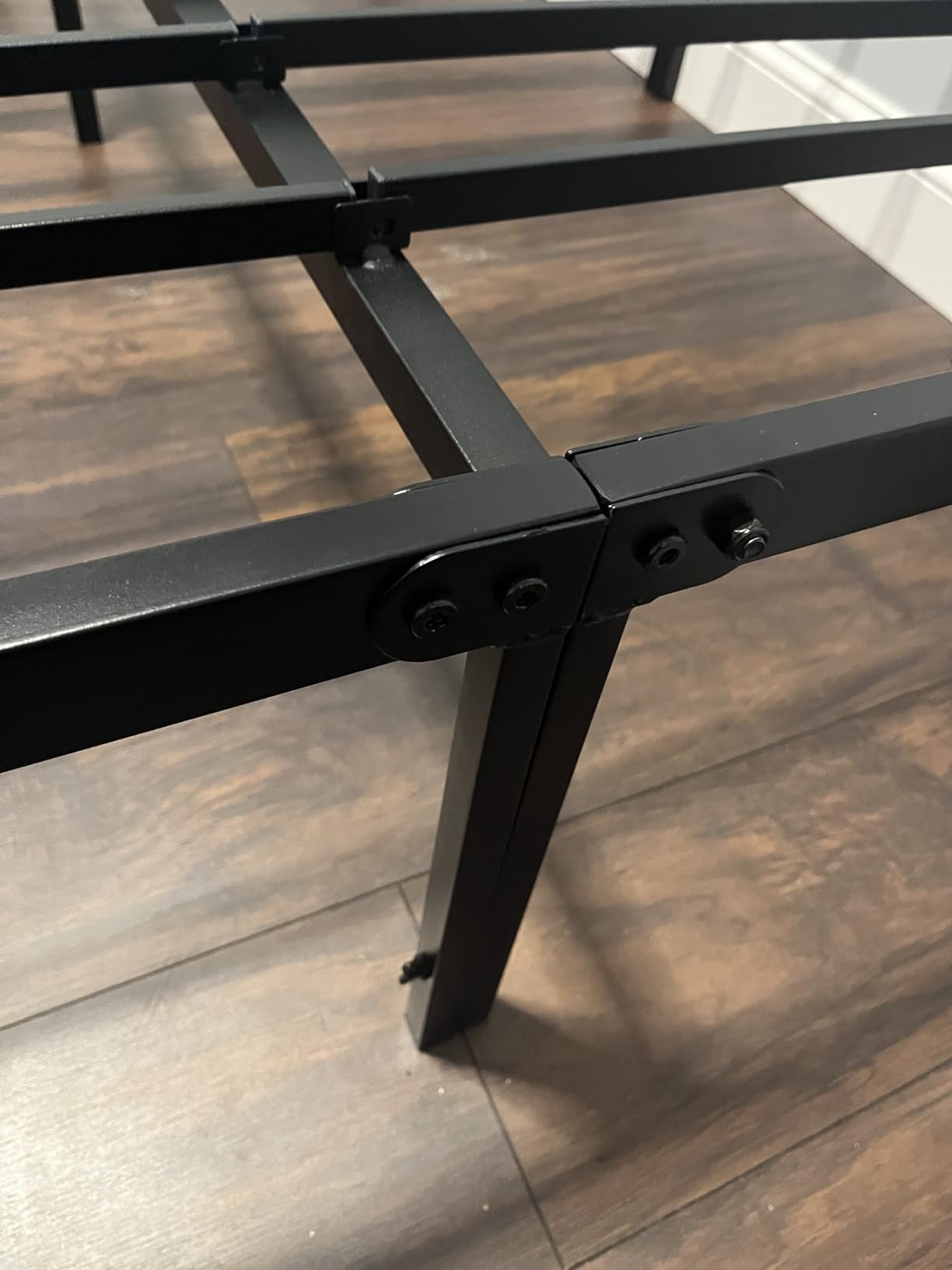 DUMOS Queen Size Adjustable Bed Frame, Electric Base, Head & Foot Incline | Queen Size Adjustable Bed Base With Wireless Remote, Zero Gravity, 750 LBS Weight Support, Built-in USB Ports, Easy Assembly customer photo 1