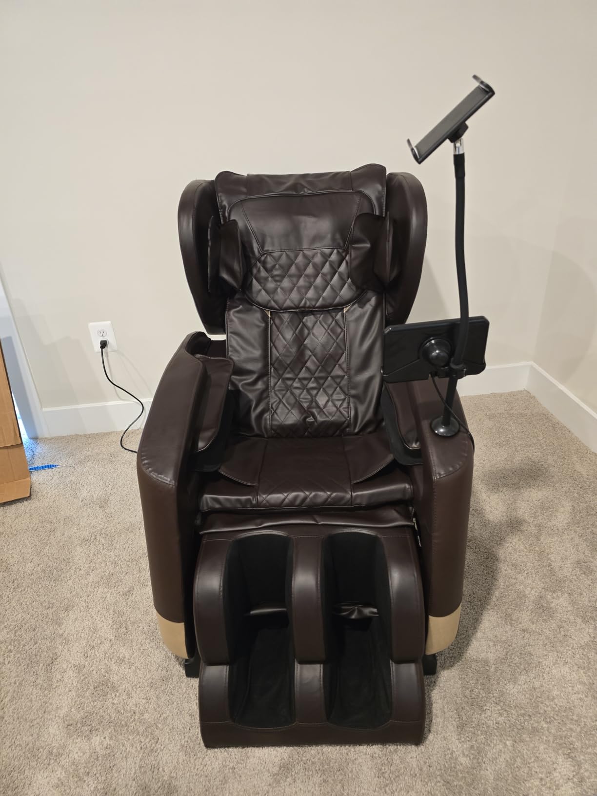 FURNIMAT Massage Chair Full Body Zero Gravity Recliner, 2026 Black Leather, 14 Shiatsu Rollers, 10 Airbags, 5 Auto Modes, Heated, Foot Massage, Bluetooth Speaker, Touchscreen for Back & Neck Pain customer photo 1