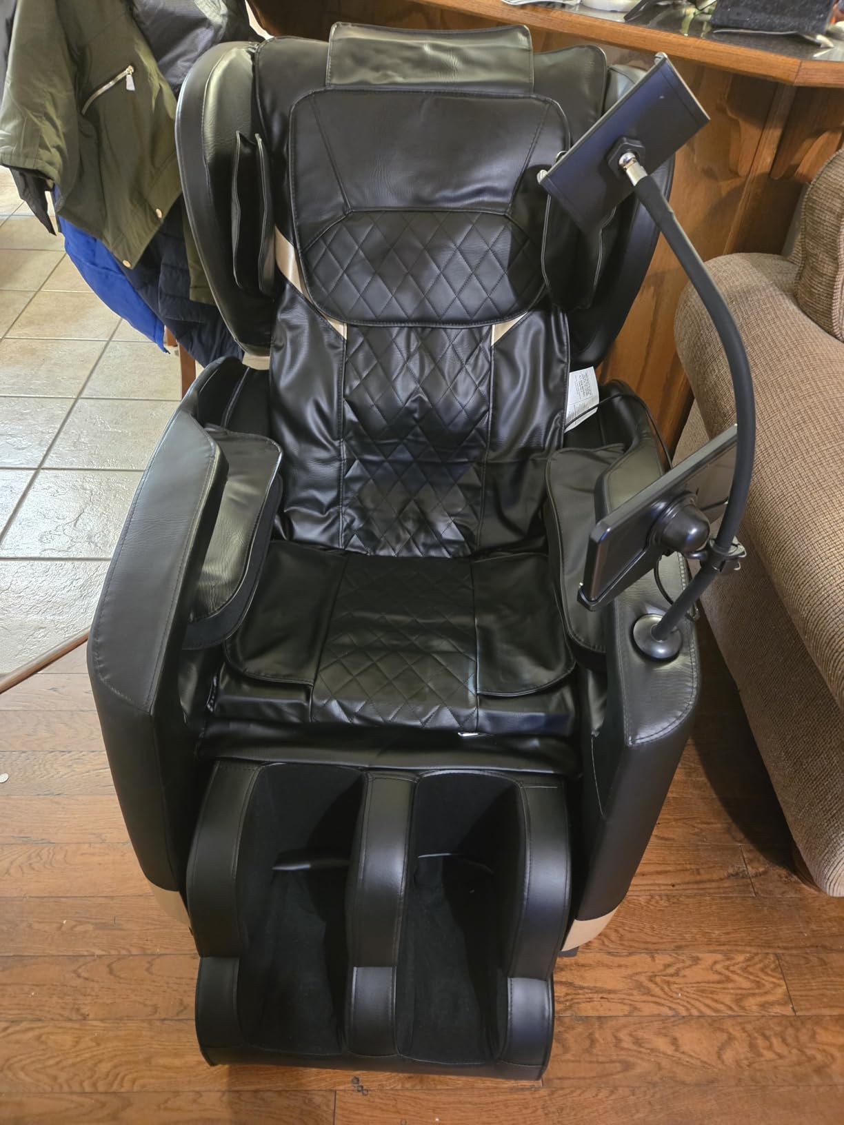 FURNIMAT Massage Chair Full Body Zero Gravity Recliner, 2026 Black Leather, 14 Shiatsu Rollers, 10 Airbags, 5 Auto Modes, Heated, Foot Massage, Bluetooth Speaker, Touchscreen for Back & Neck Pain customer photo 2