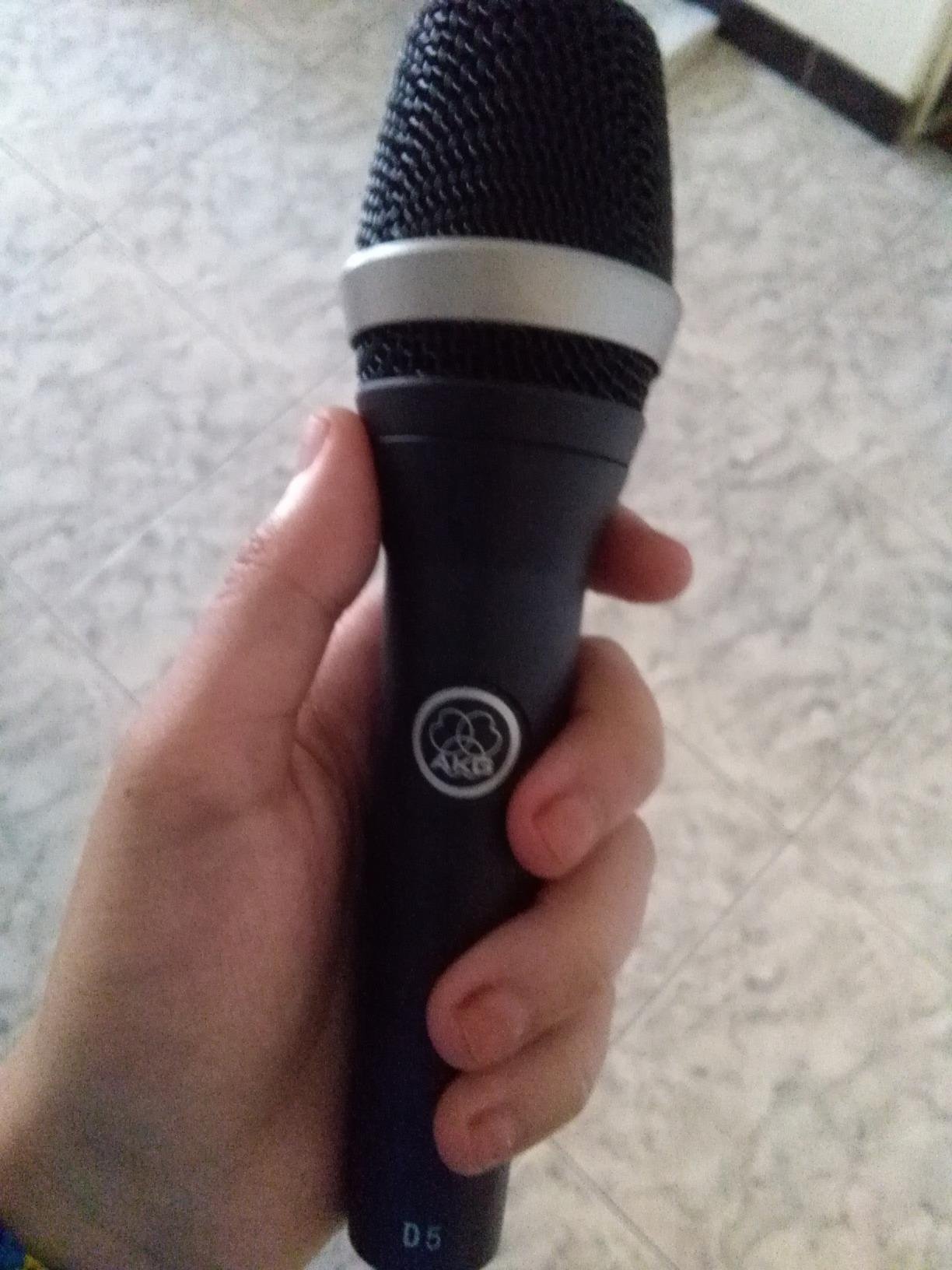 AKG D5 Vocal Dynamic Microphone customer photo 1
