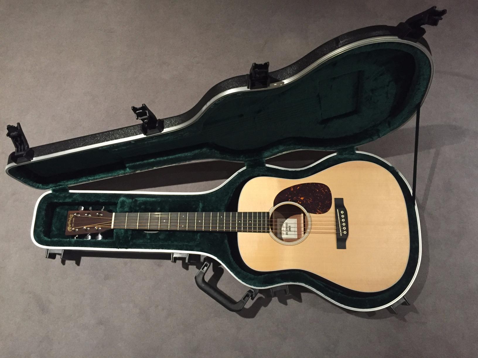 SKB 1SKB-000 Size Acoustic Shaped Hardshell - TSA Latch, Over-Molded Handle customer photo 1