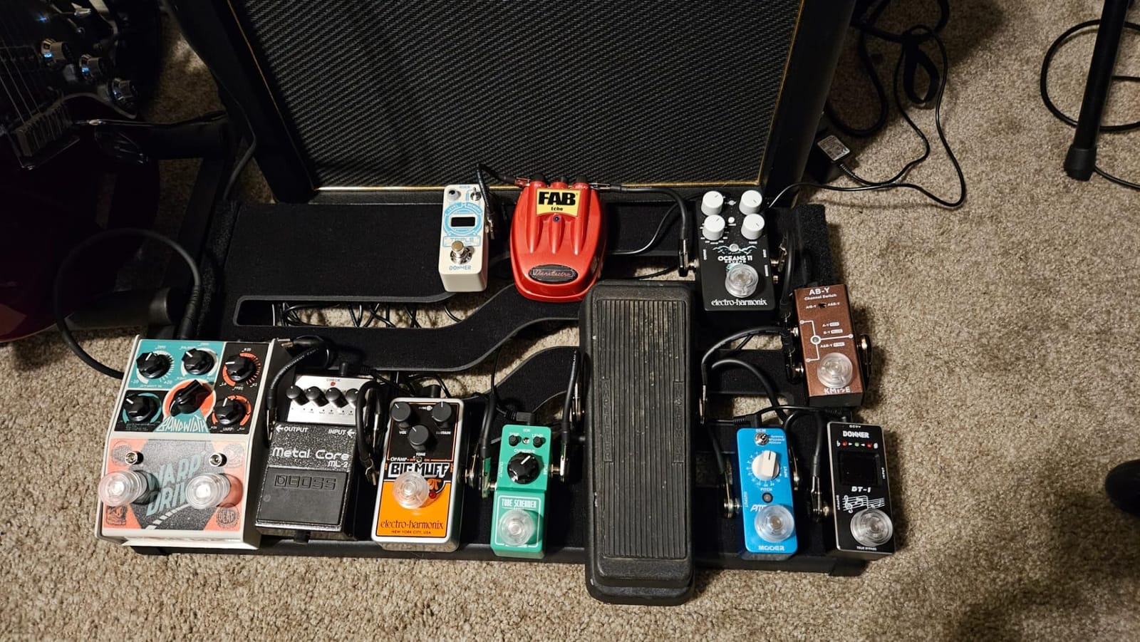 Donner DB-3 Guitar Pedal Board, Aluminum, 20 x 11.4 x 4 in, Bag customer photo 2