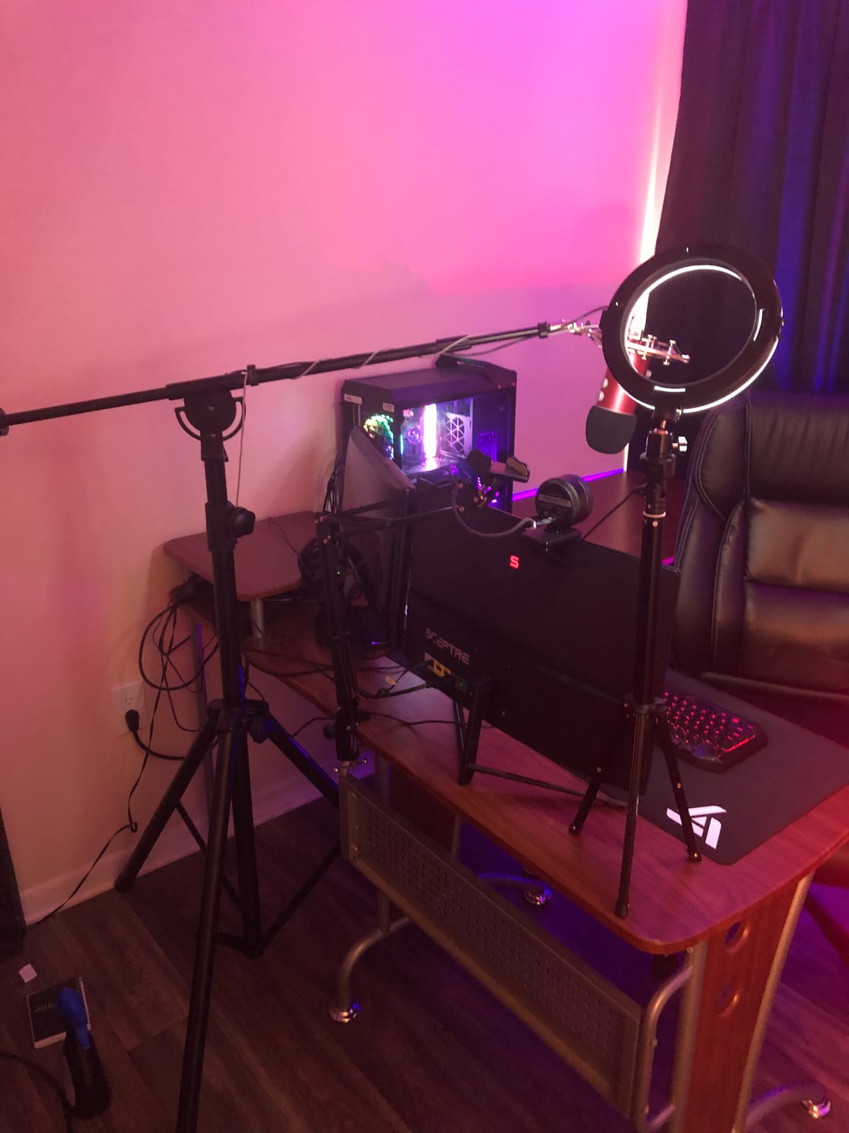 LyxPro SMT-1 Professional Microphone Stand Heavy Duty 93” Studio Overhead Boom Stand 76” Extra Long Telescoping Arm Mount, Foldable Tripod Legs & Adjustable Counterweight customer photo 2