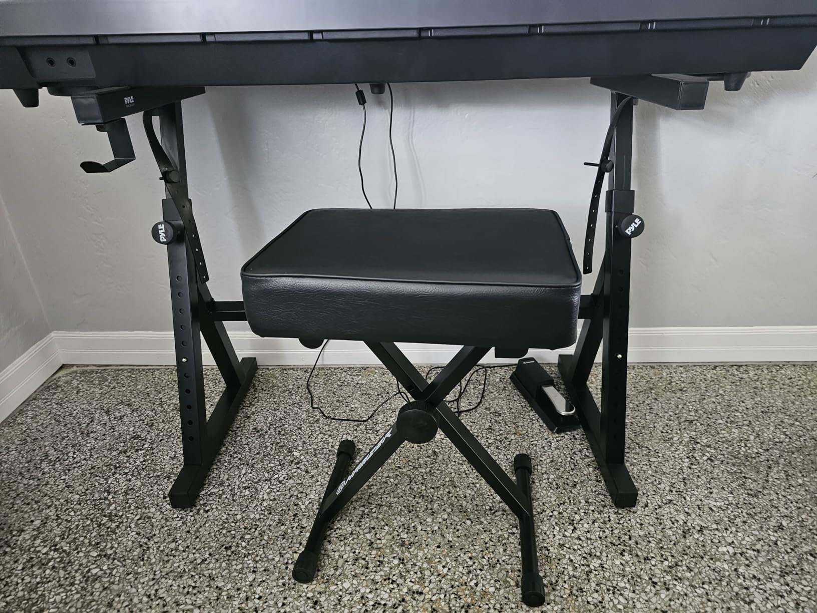 Hamzer Adjustable Padded Keyboard Bench, Heavy-Duty Foldable and Portable X-Style Stool Piano Seat with Cushion, Black customer photo 1