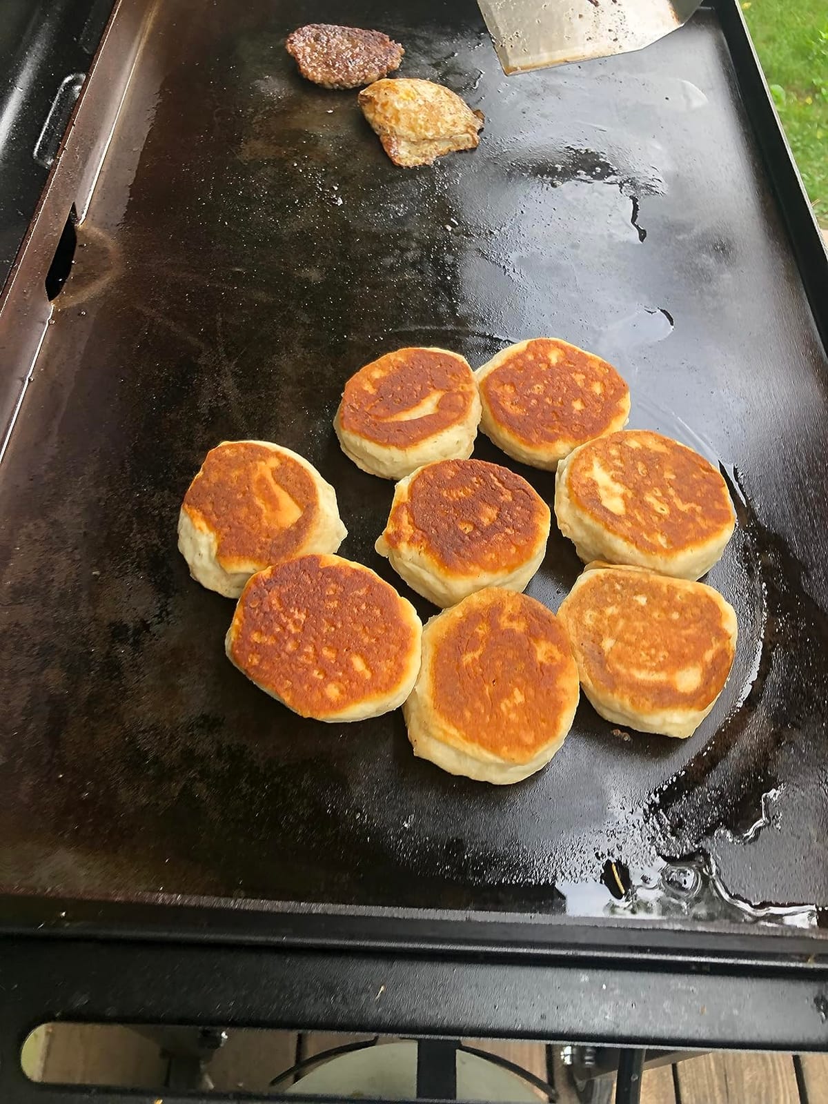 Homenote Griddle Accessories Kit with 12.5 Inch Dome and Smash Burger Press customer photo 2