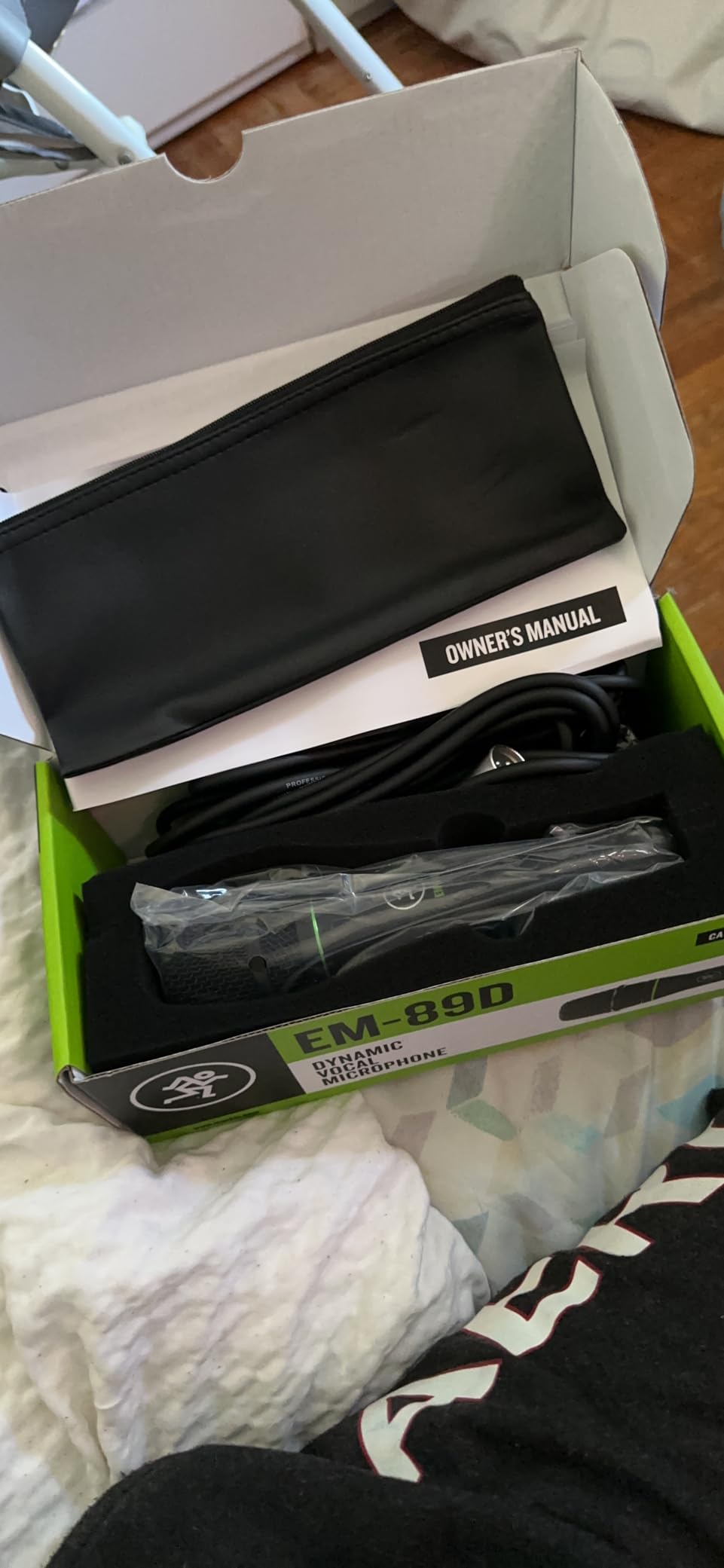 Mackie EM-Series, Dynamic Vocal Microphone (EM-89D) customer photo 1