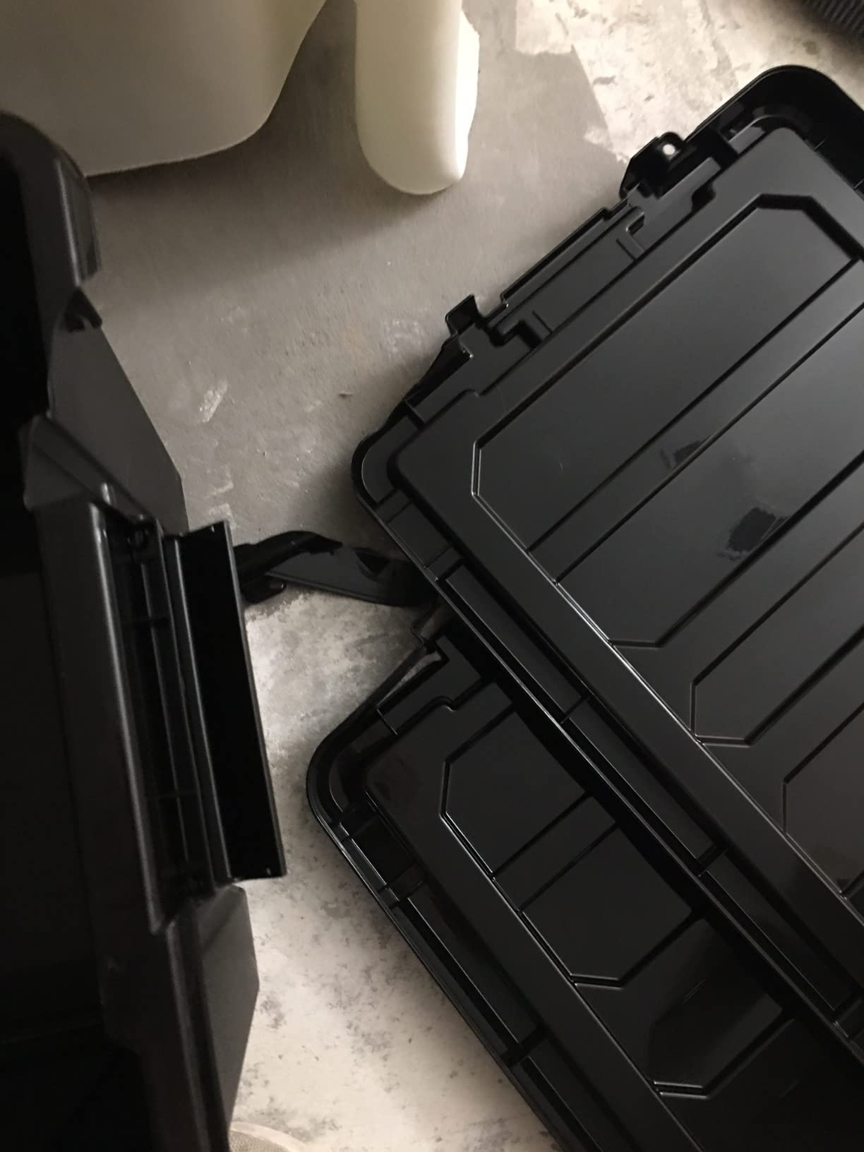 IRIS USA 6-Pack 20 Gal Heavy Duty Lockable Storage Totes with Lids, Black customer photo 1