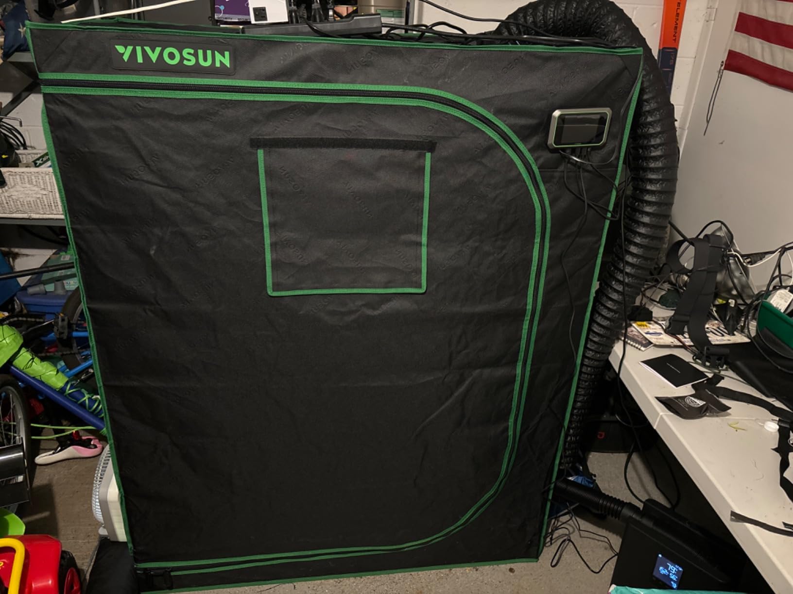 VIVOSUN Smart Grow Tent Kit 4x4, 4-Plant WiFi-Integrated Grow System customer photo 1