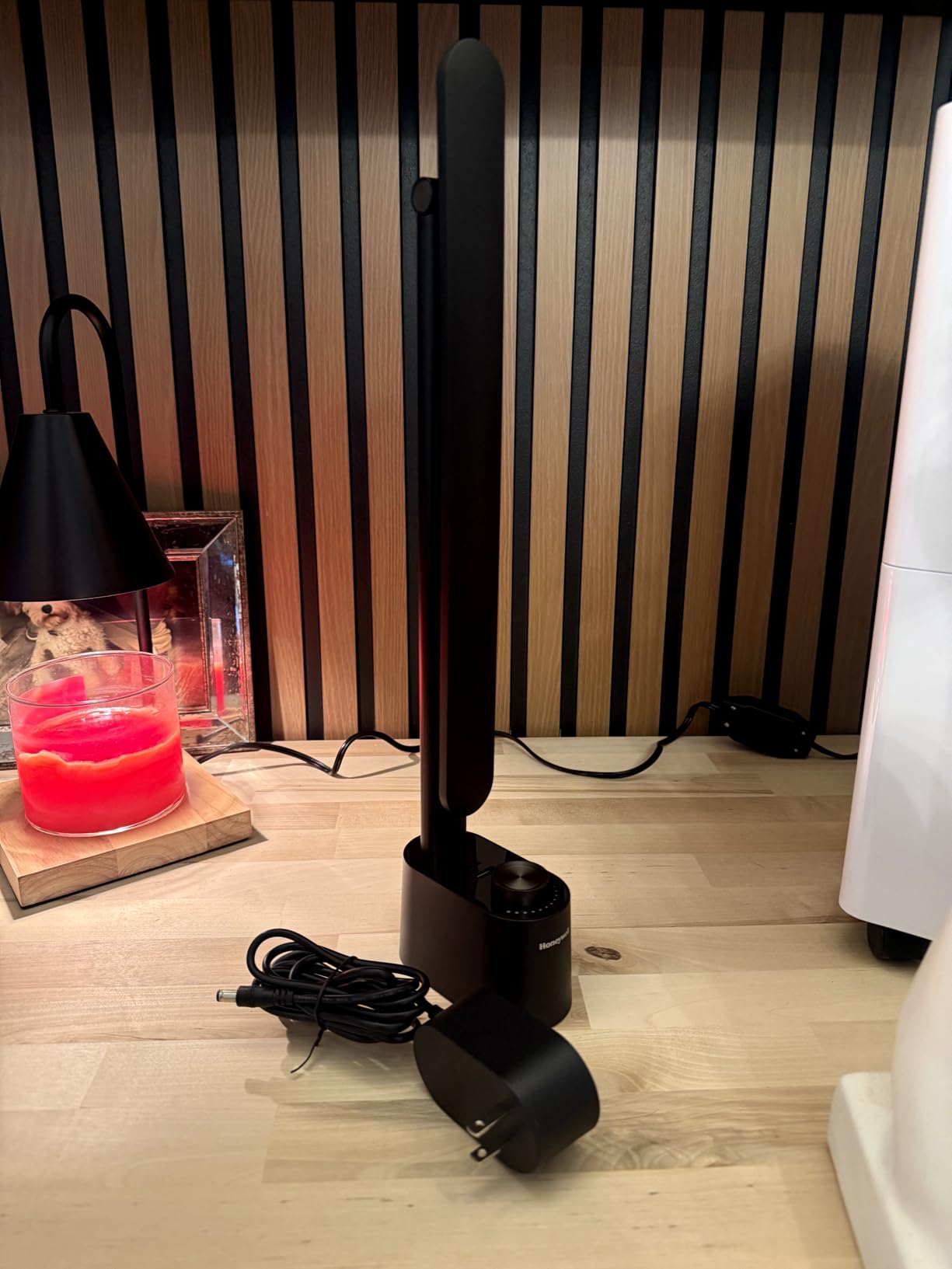 Honeywell HWT-H01 LED Desk Lamp, Foldable & Stepless Dimmable, White customer photo 1