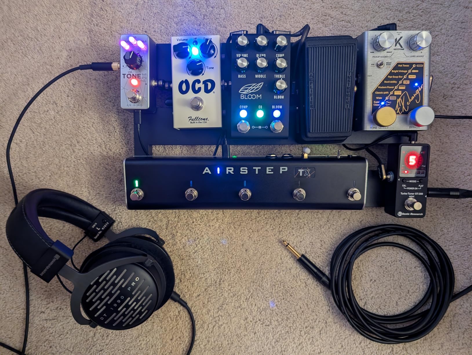 STRICH Guitar Pedal Board Aluminum Alloy 2.65lb Lightweight Effect Pedalboard 22'' x 12.5'' with Carry Bag, STANDARD 22 (Angled) customer photo 1
