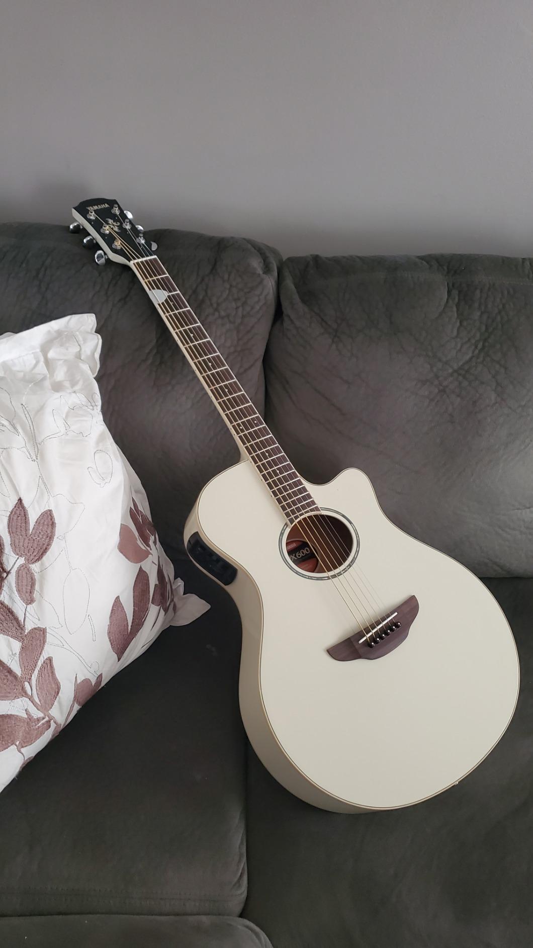 Yamaha APX600M Thin Body Acoustic-Electric Guitar, Matte Finish customer photo 1