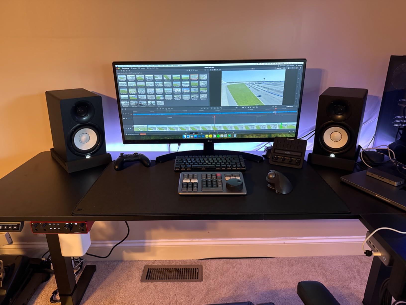 Yamaha HS4 Powered Studio Monitor in Black, Pair (HS4 B) customer photo 1