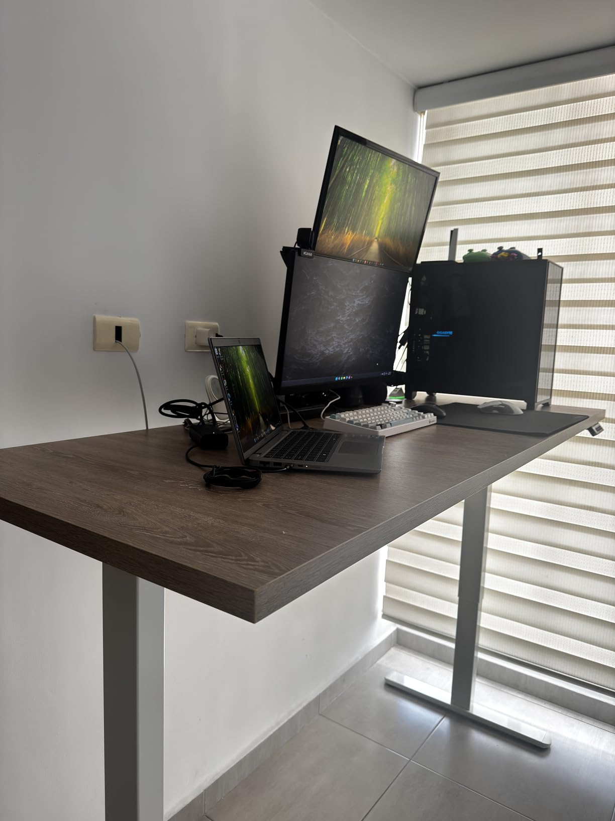 ErGear Dual Motor Standing Desk Legs for 44-90 inch Desktops, 264 lbs customer photo 1