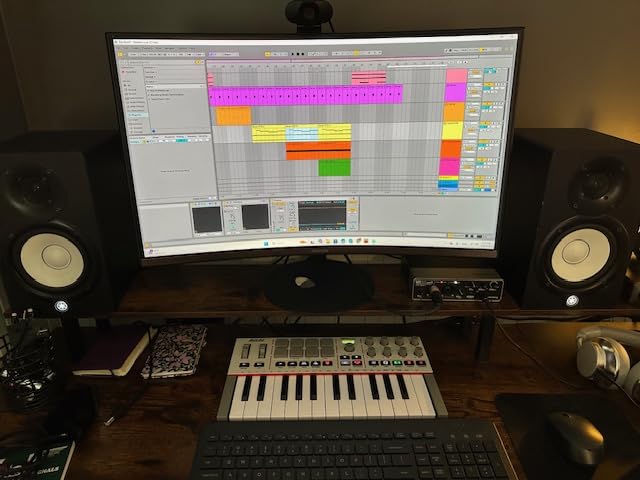 Akai Professional MPK Mini IV 25-Key USB-C MIDI Keyboard Controller, Black customer photo 2